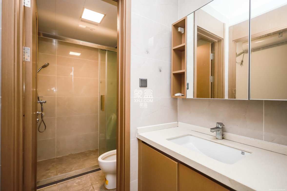 招商雍山湖 4室2厅2卫 3200.0元/月 招商雍山湖 4室2厅2卫 3200.0元/月室内图