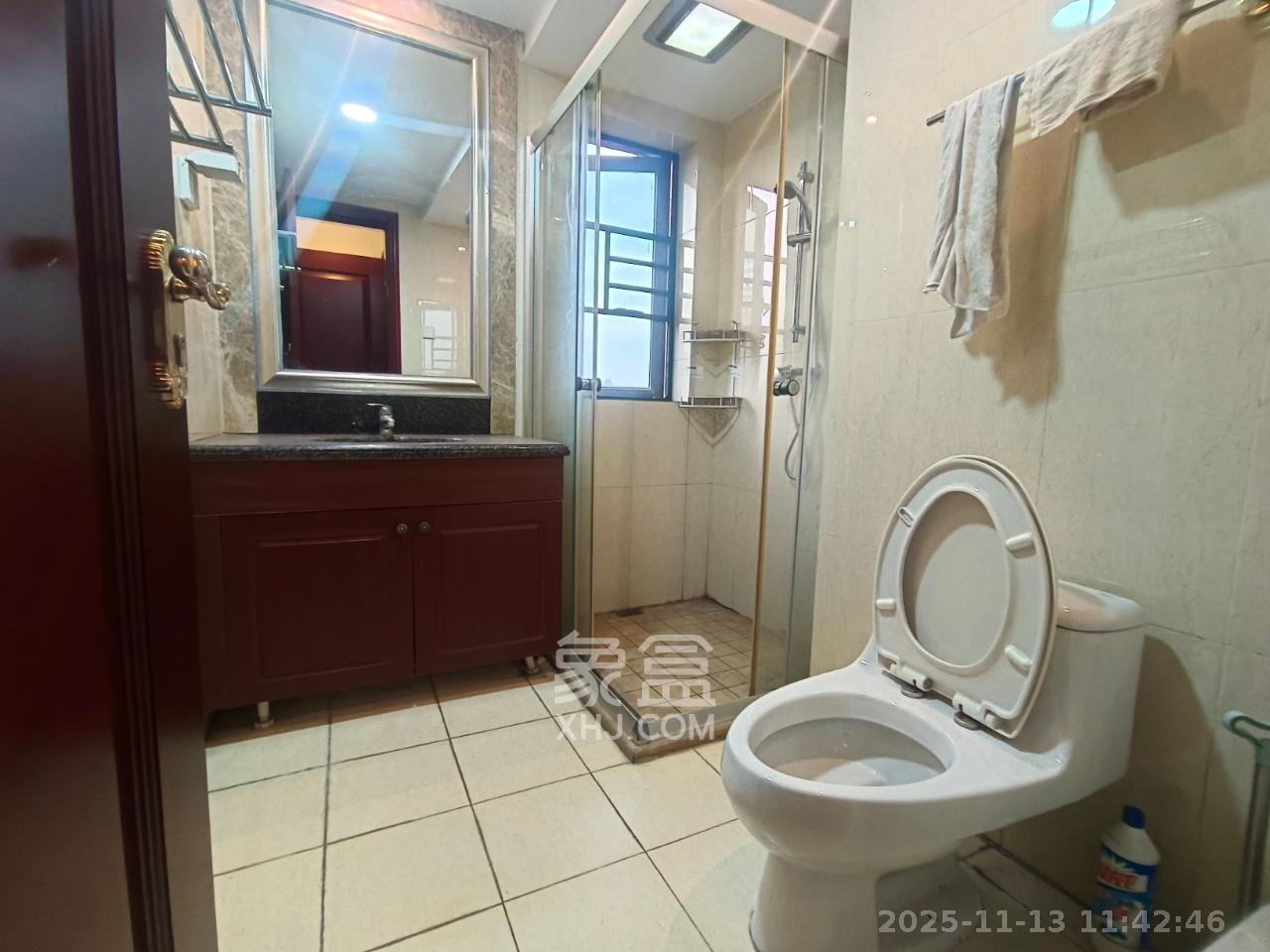 恒大城  1室2厅1卫    2400.0元/月室内图