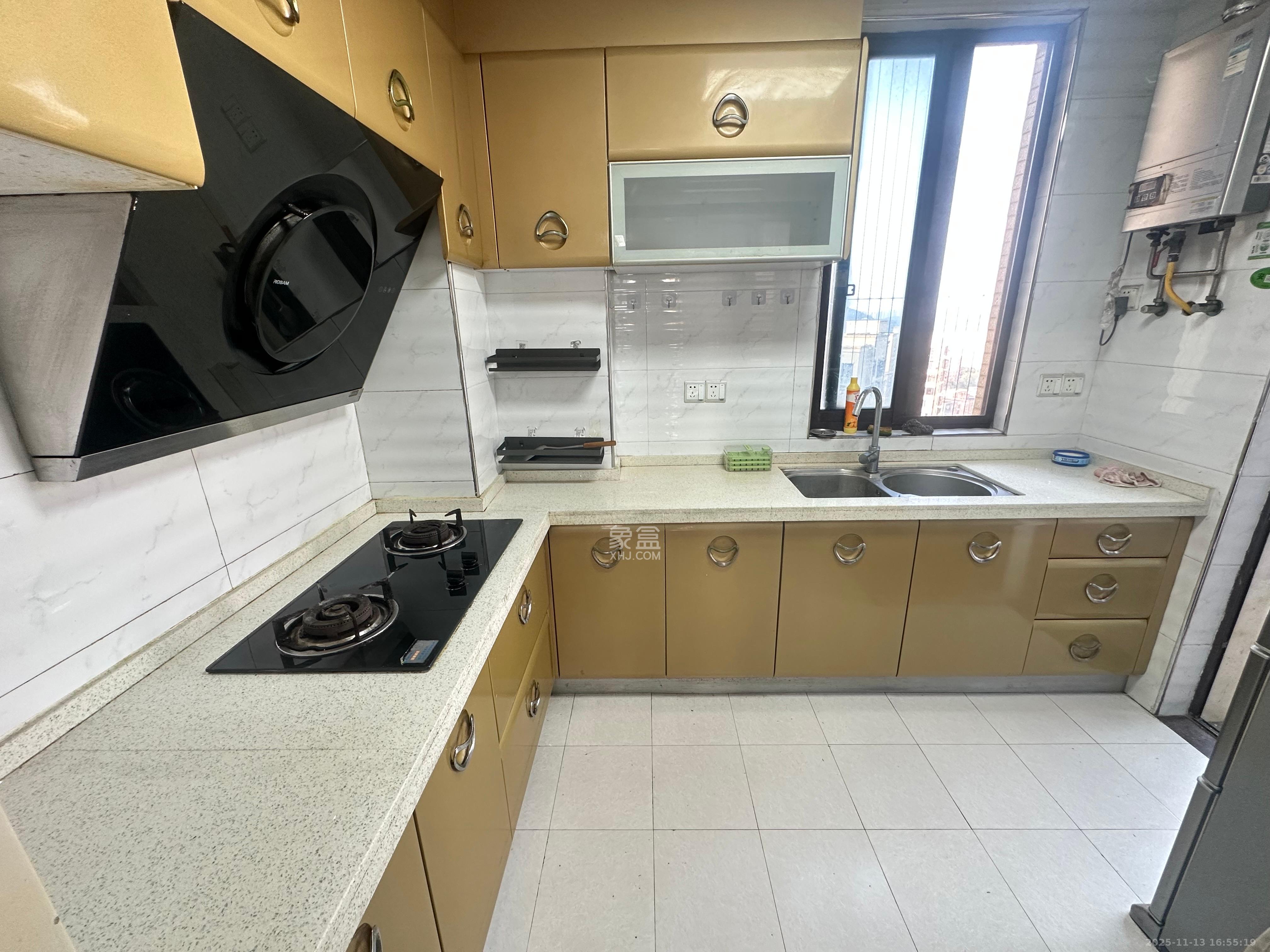 保利麓谷林语E区  3室2厅2卫    2600.0元/月室内图