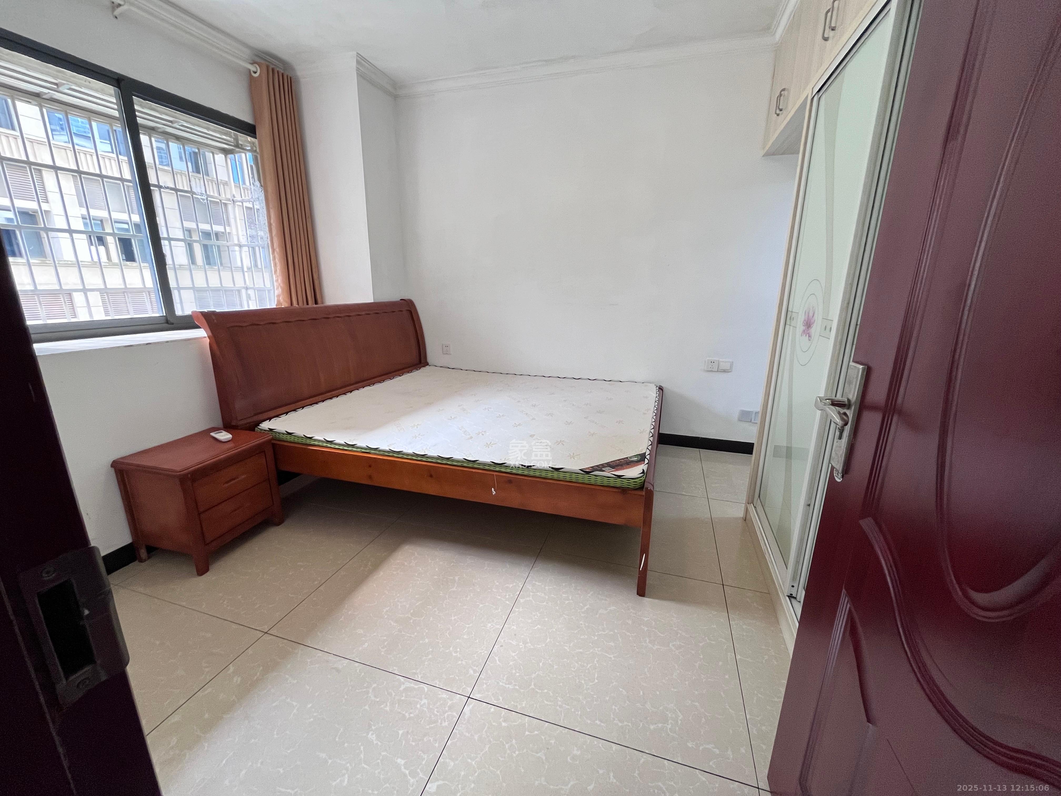 和康园小区  1室1厅1卫    1300.0元/月室内图