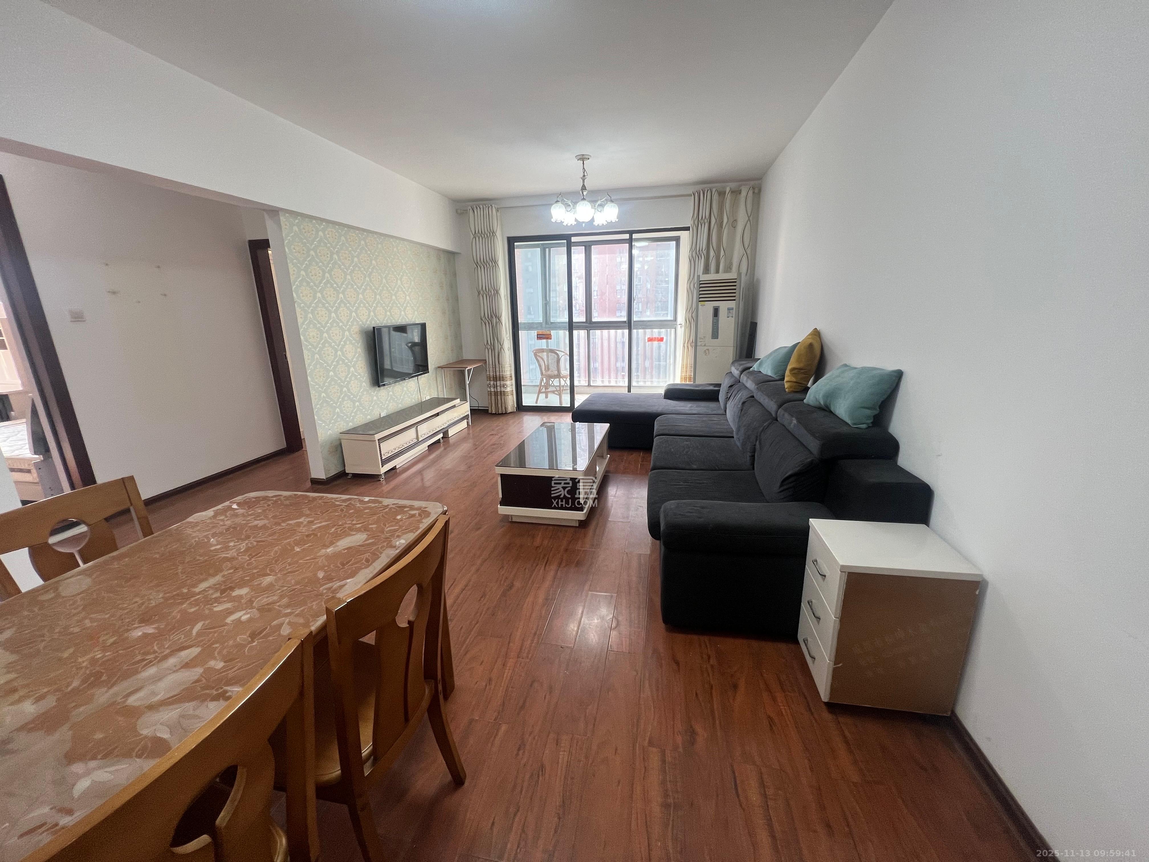 华润凤凰城二期  3室2厅1卫    2000.0元/月室内图