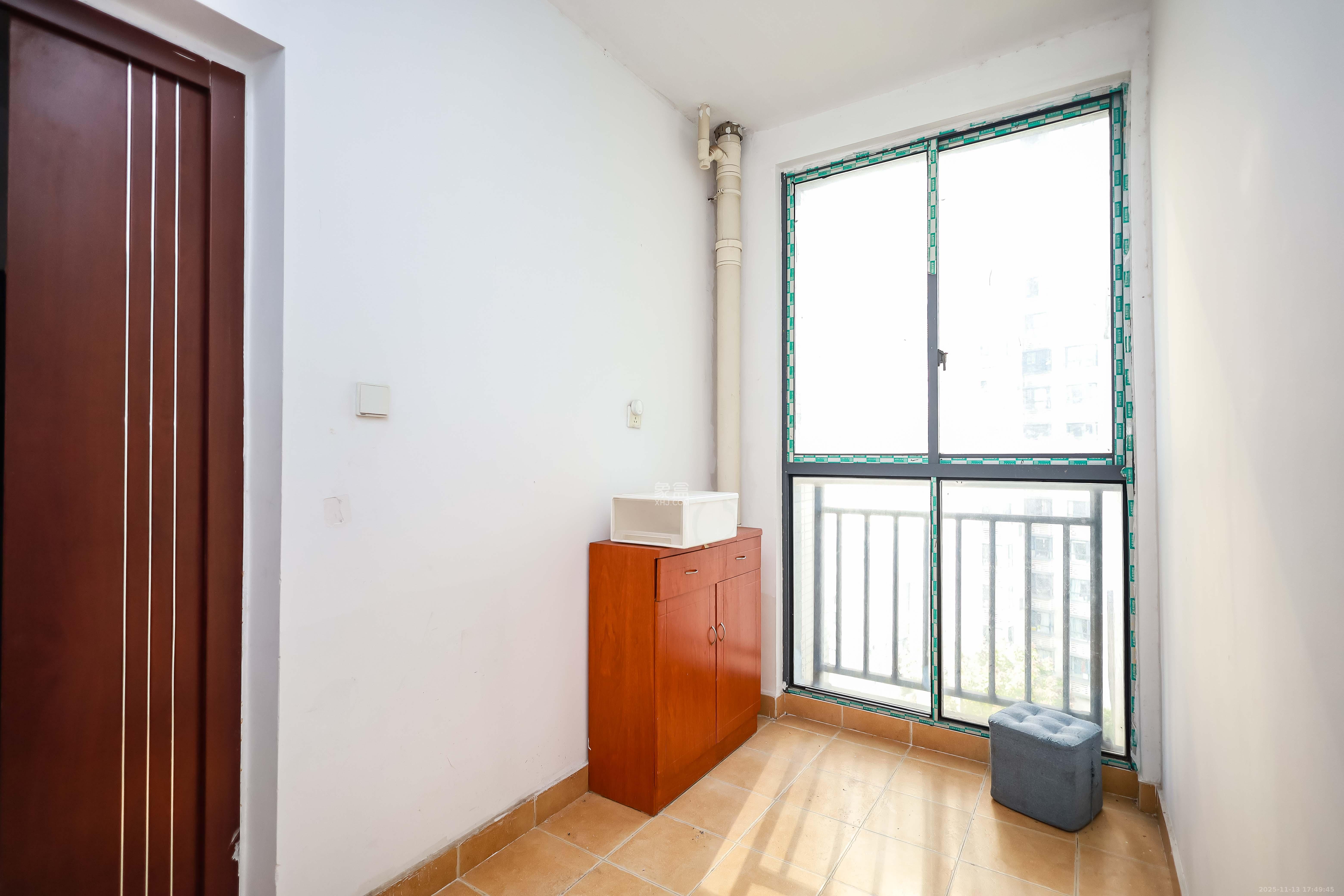 莱茵城 3室2厅2卫 85.8万 莱茵城 3室2厅2卫 85.8万阳台