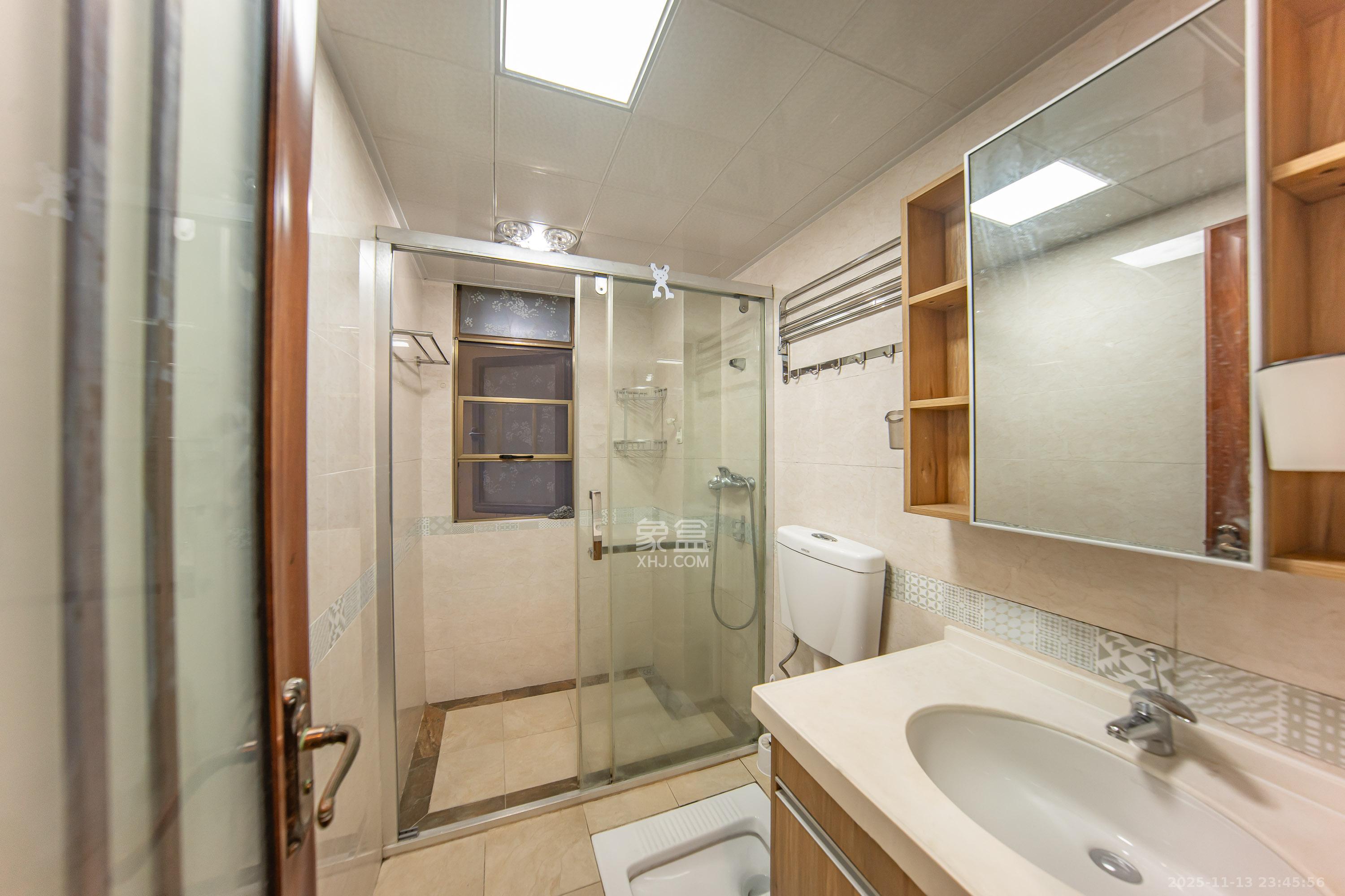 江山帝景哈佛  1室1厅1卫    41.8万卫生间