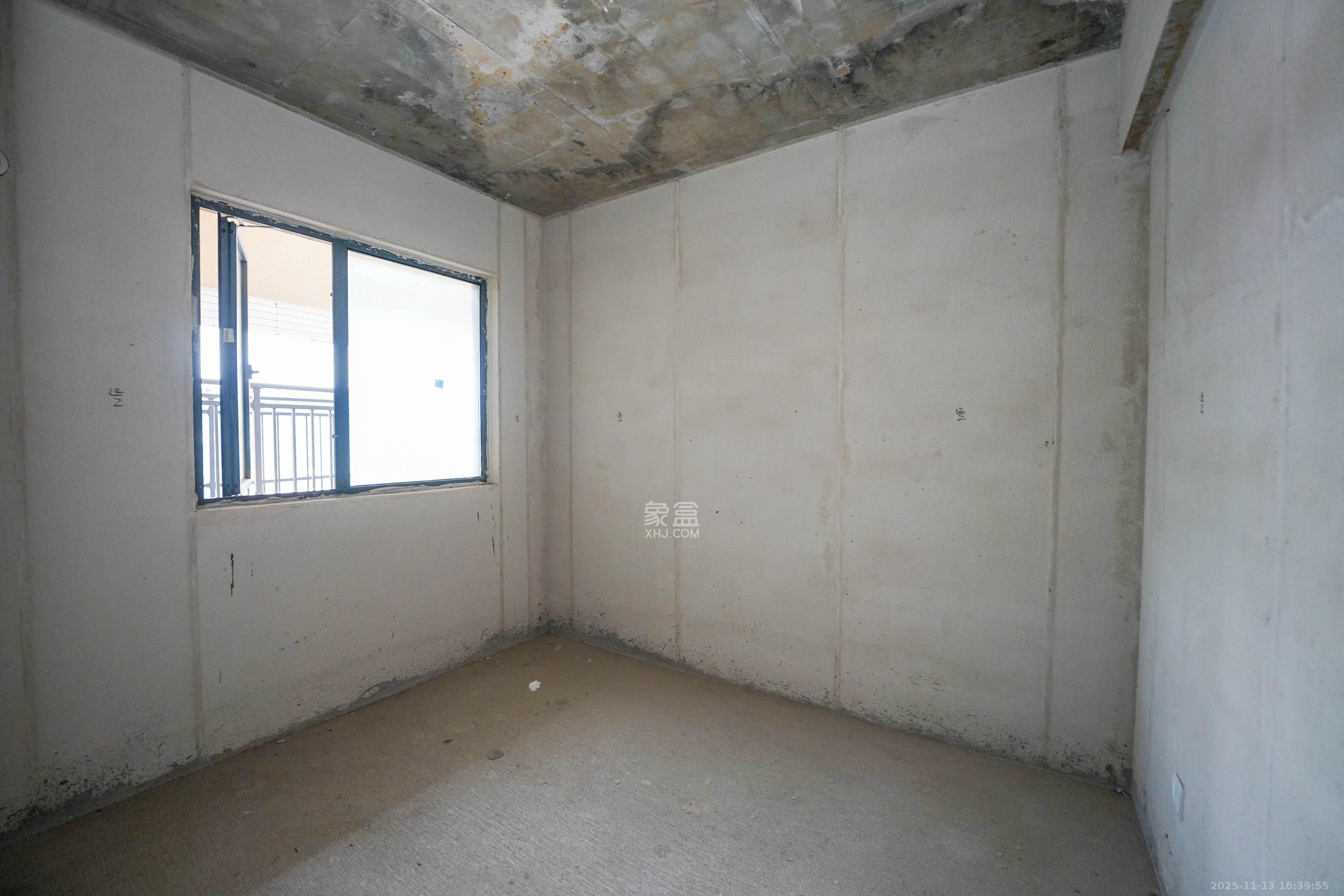 五矿万境蓝山 3室2厅2卫 103.0万 五矿万境蓝山 3室2厅2卫 103.0万卧室