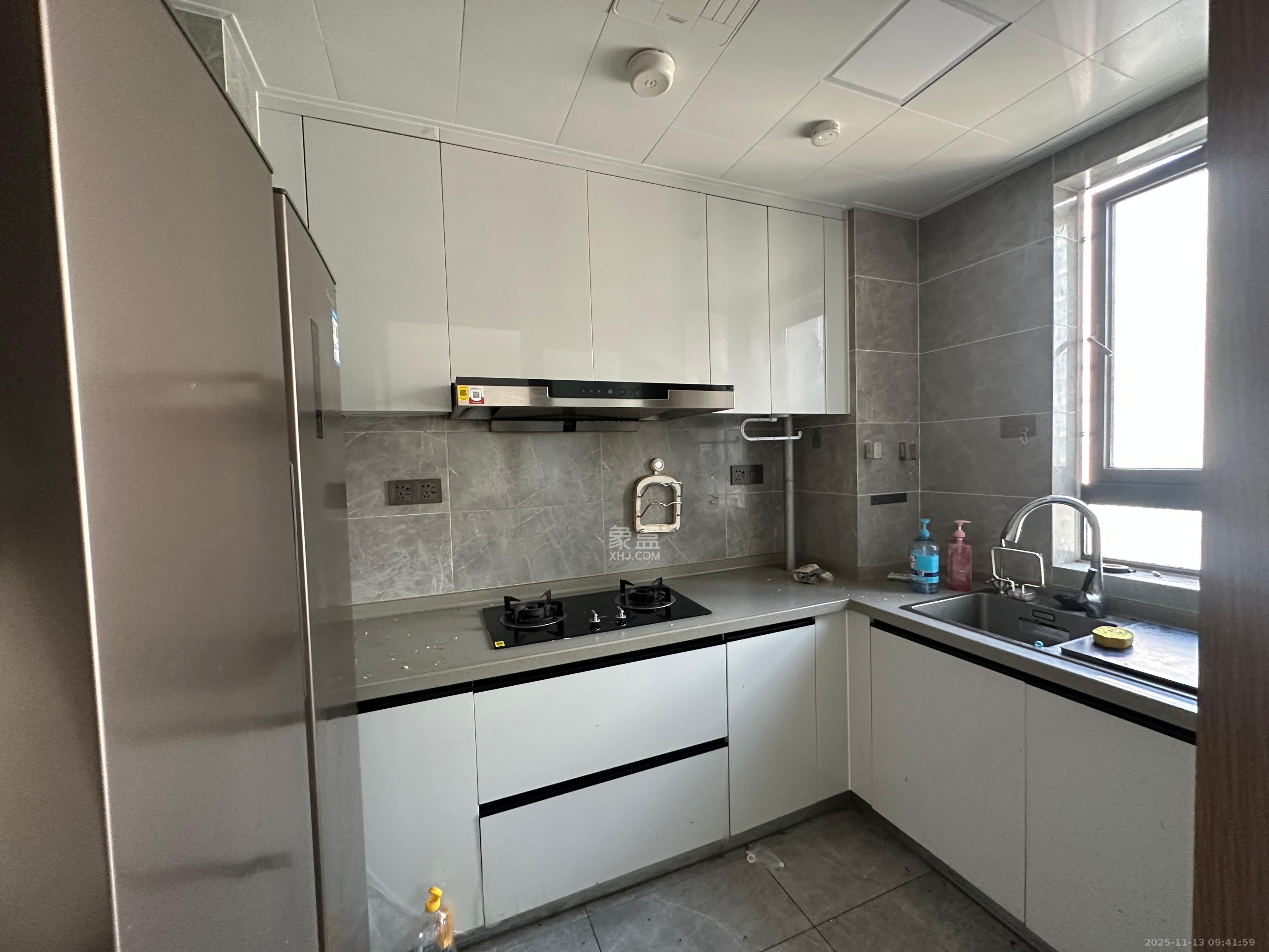 卓越中寰 4室2厅2卫 4500.0元/月 卓越中寰 4室2厅2卫 4500.0元/月室内图