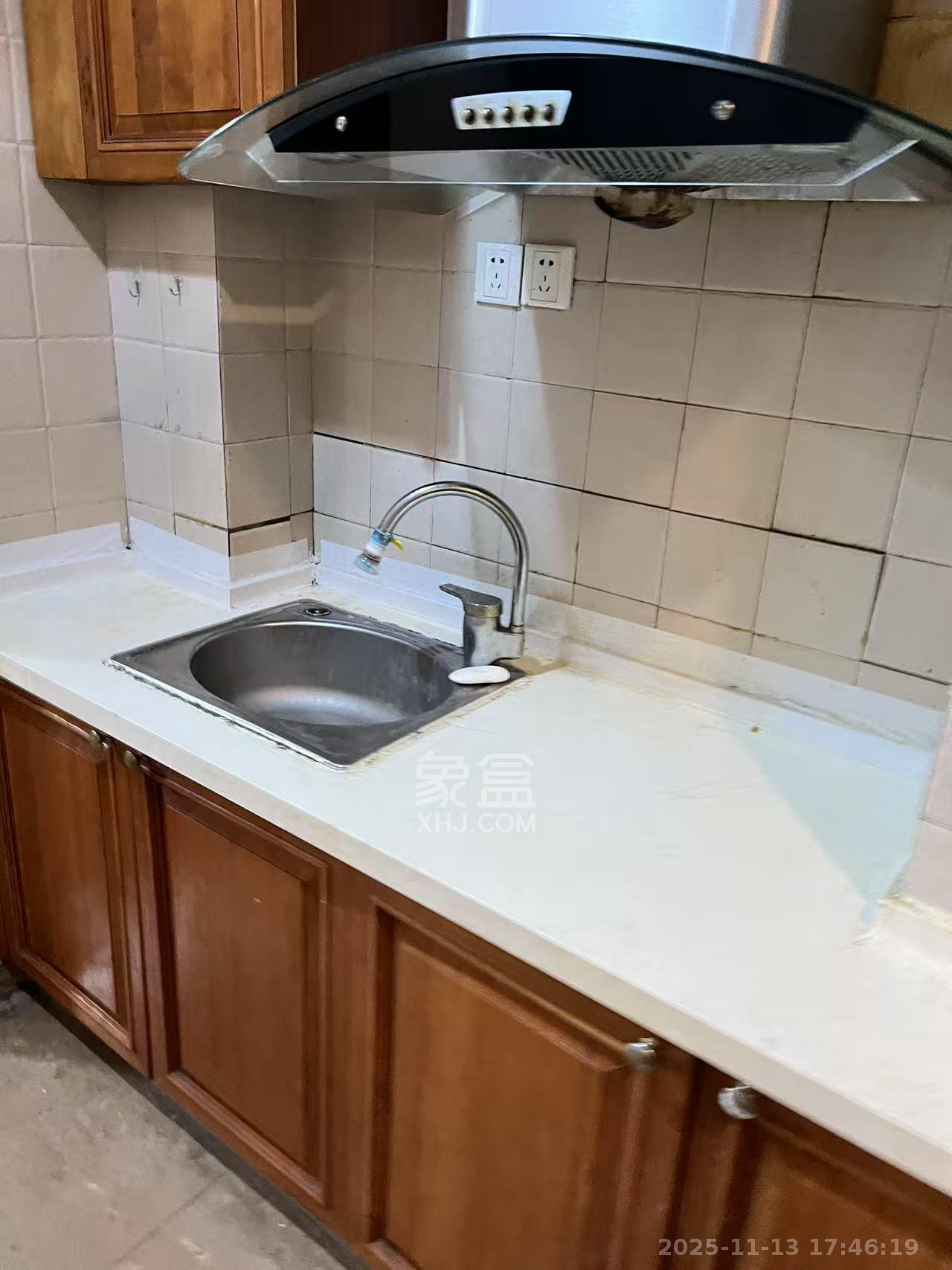 铂宫  1室1厅1卫    1900.0元/月室内图