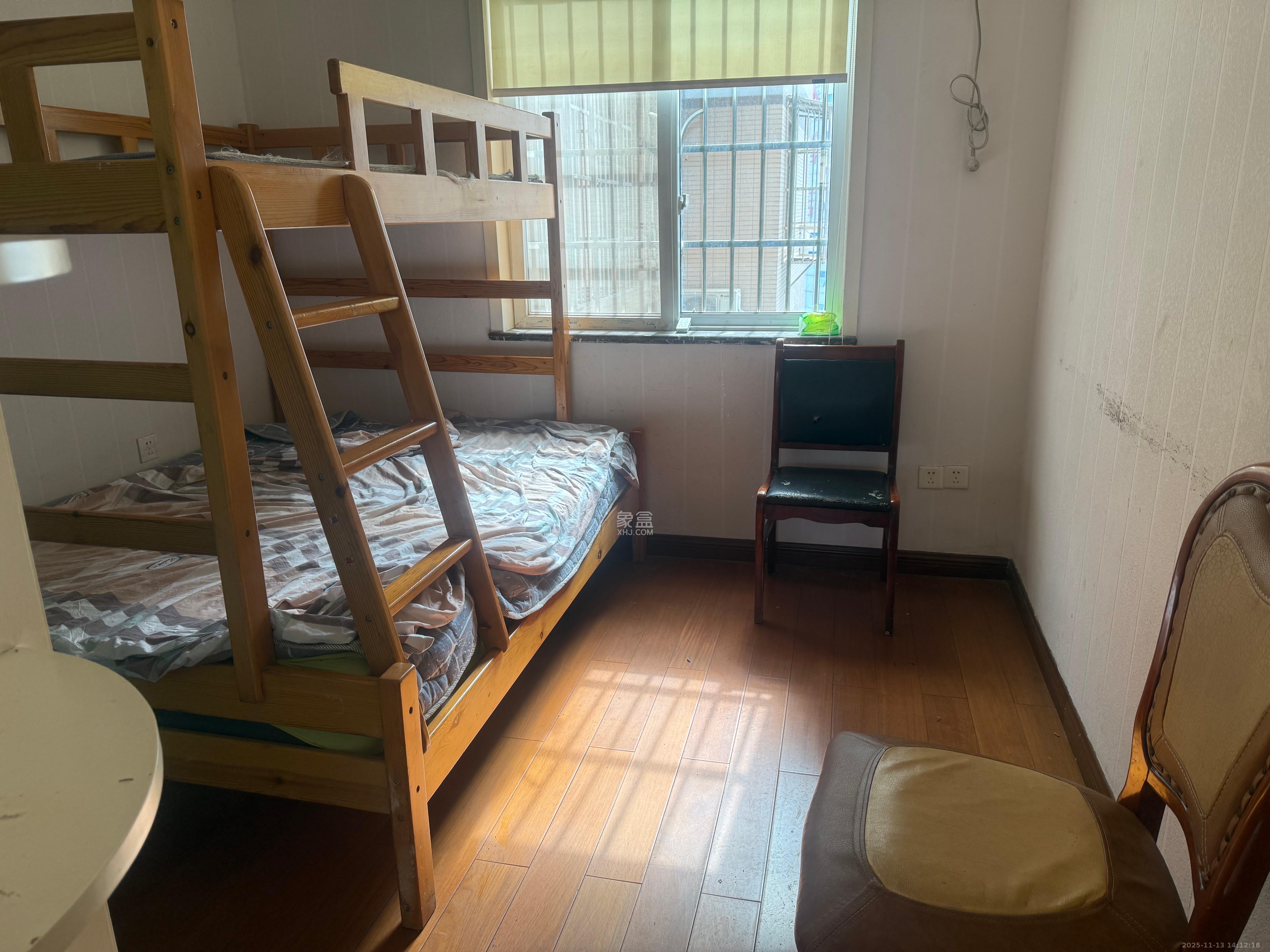 水映青山 3室2厅2卫 2400.0元/月 水映青山 3室2厅2卫 2400.0元/月室内图