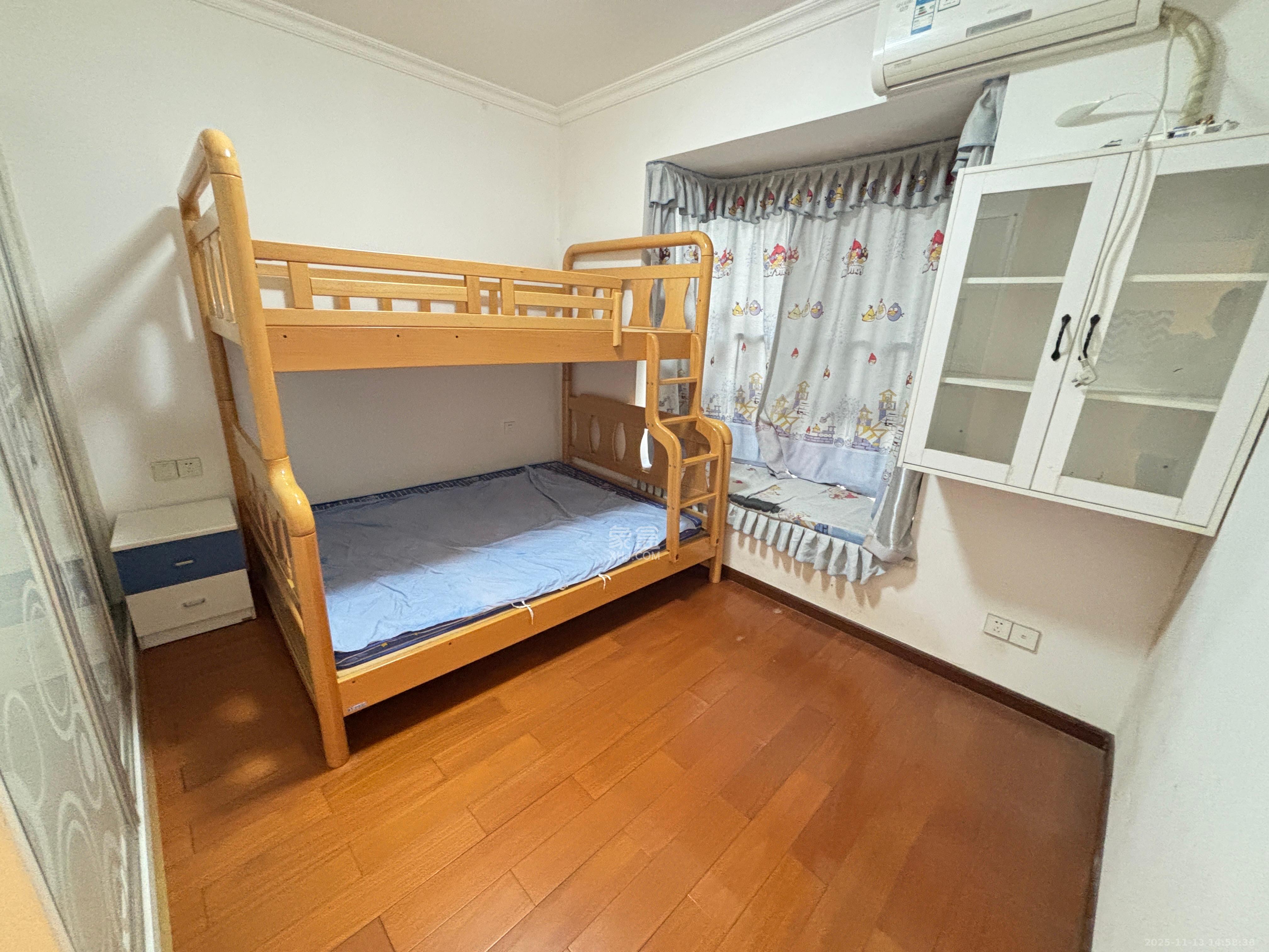 钱隆樽品(一、二、三期)  3室2厅2卫    2800.0元/月室内图