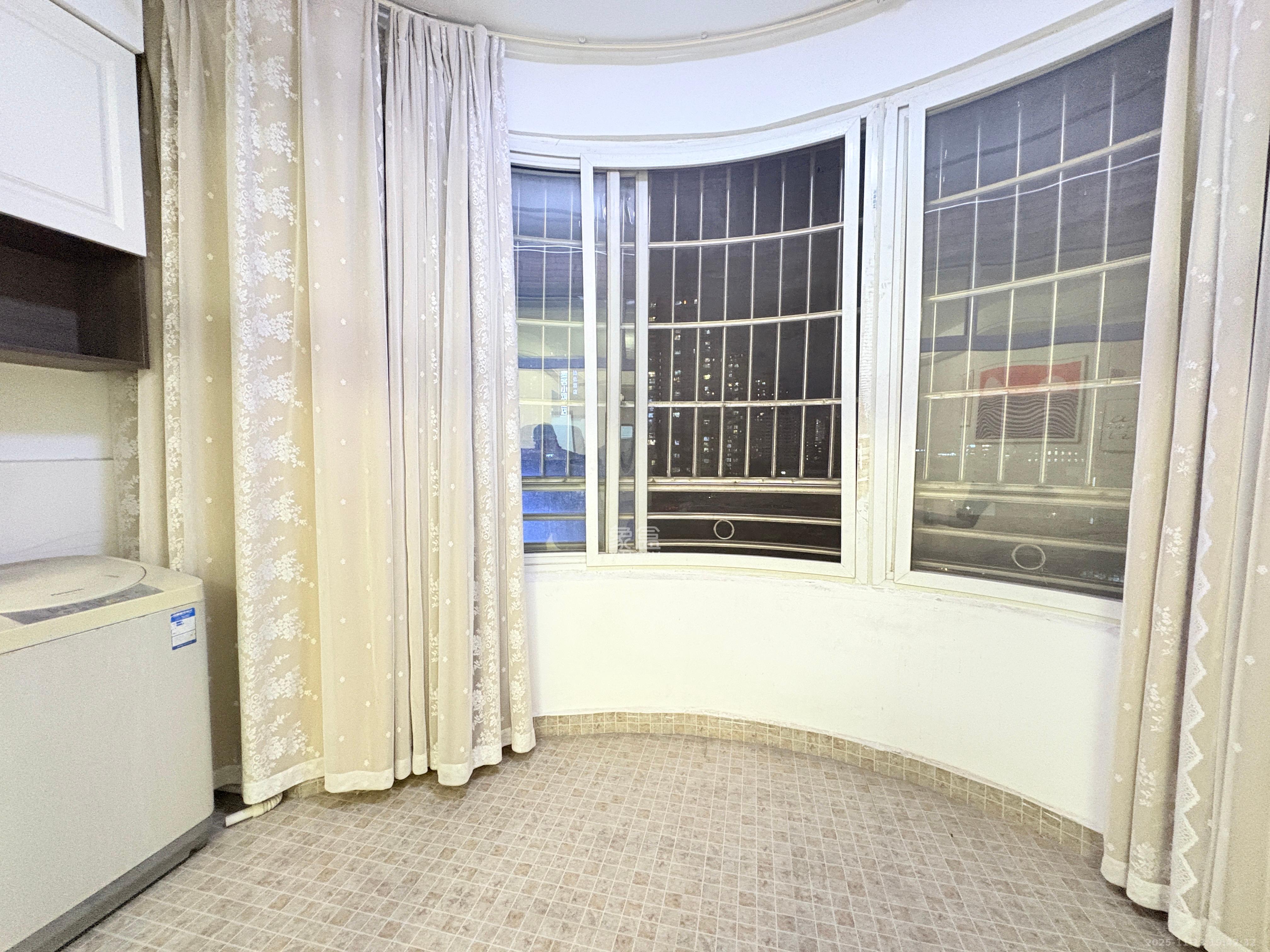 星城国际  2室2厅1卫    1700.0元/月室内图