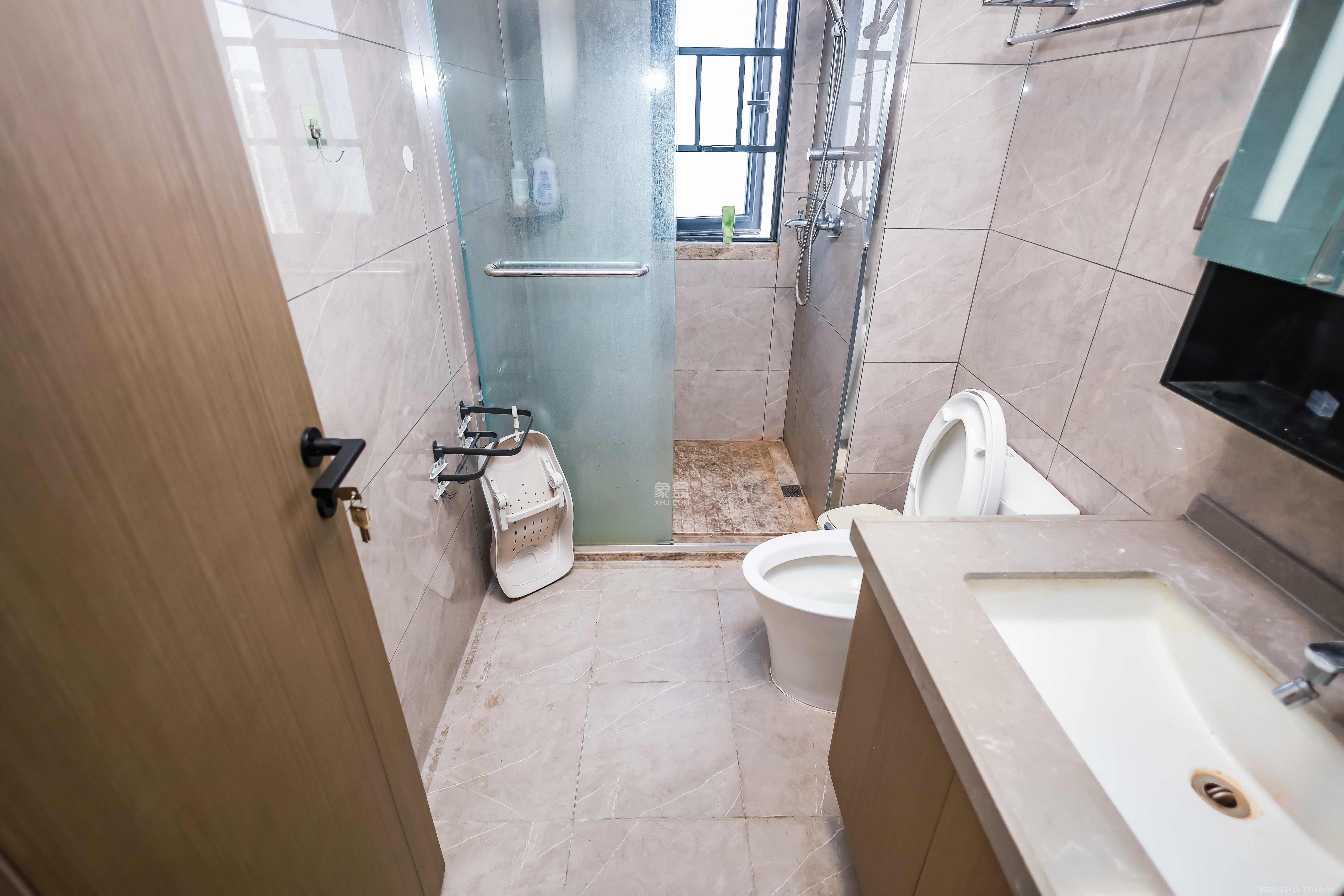 长房云尚公馆 4室2厅2卫 139.0万 长房云尚公馆 4室2厅2卫 139.0万卫生间