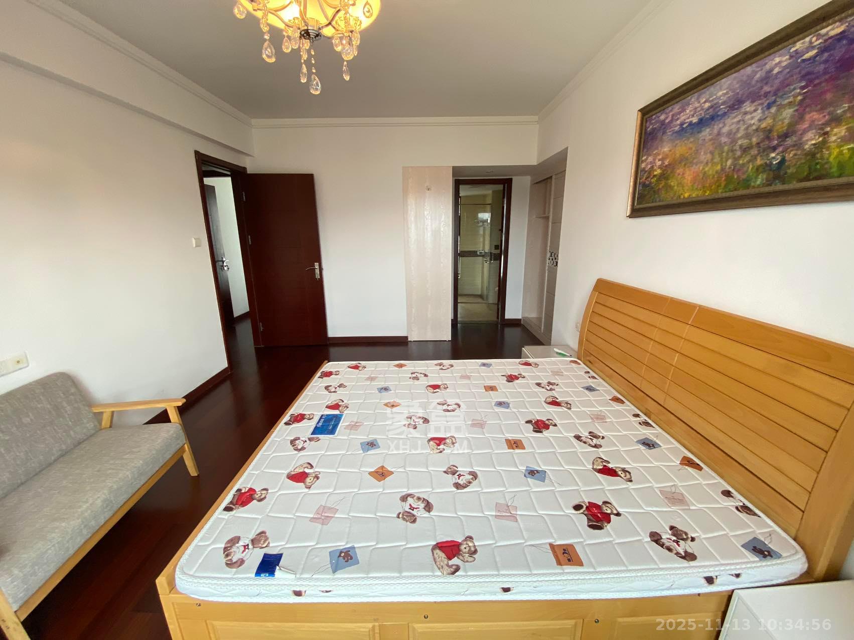 达美D6区  4室2厅2卫    3500.0元/月室内图