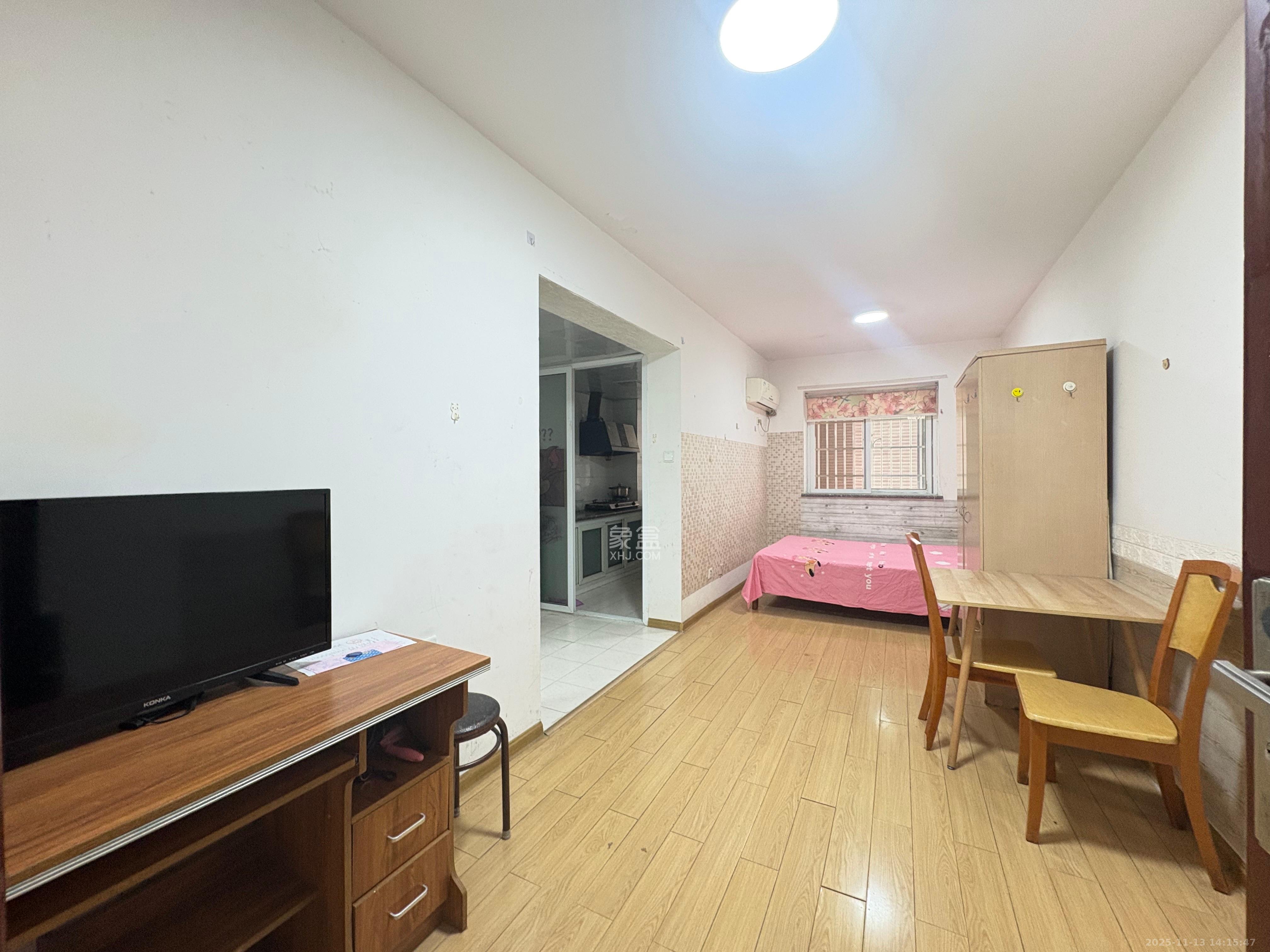 左岸右岸  1室1厅1卫    1200.0元/月