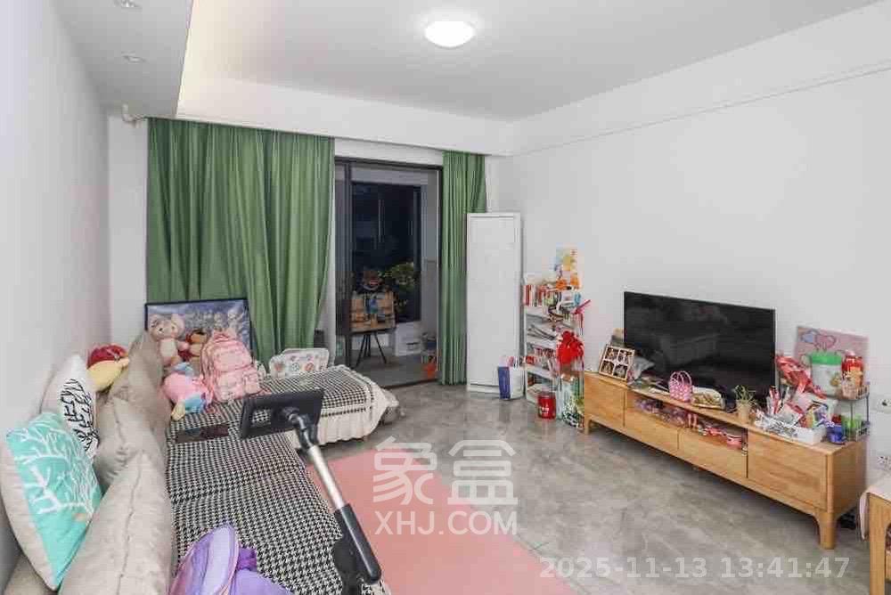 南山梅溪一方  3室2厅2卫    2800.0元/月室内图