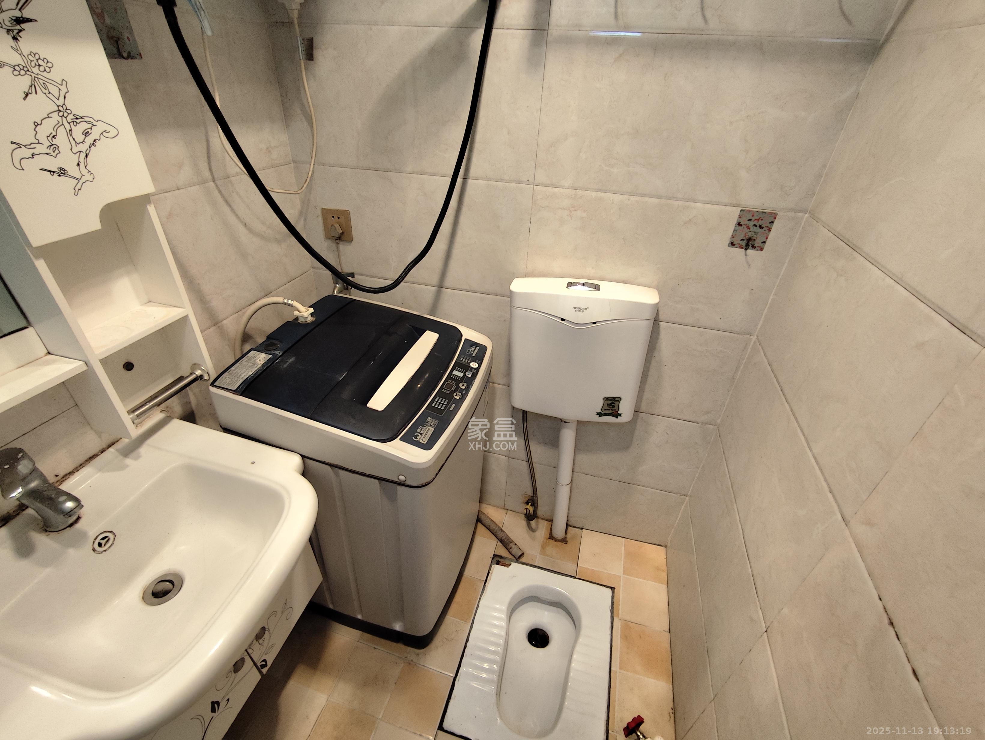 御景大厦 1室2厅2卫 1100.0元/月 御景大厦 1室2厅2卫 1100.0元/月室内图