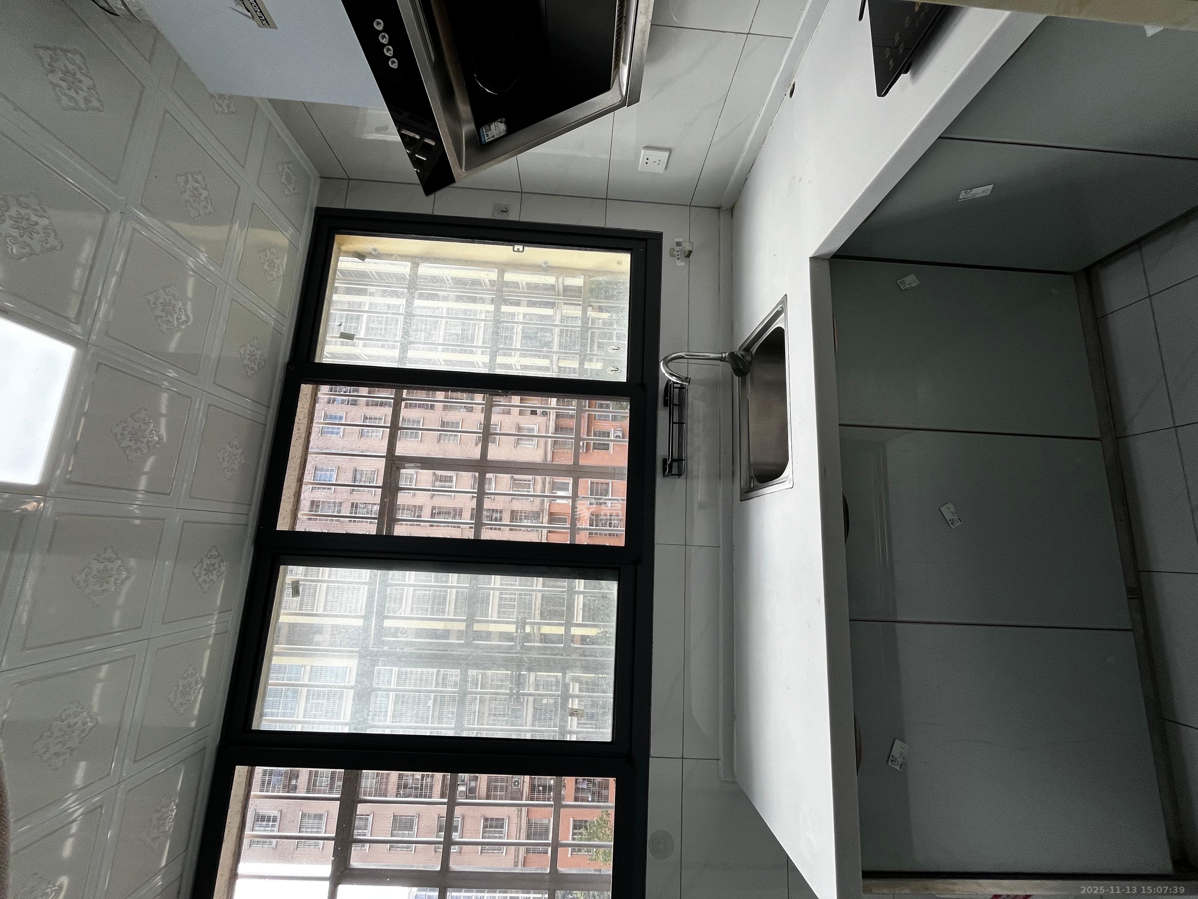 和润园一、二期  1室1厅1卫    1300.0元/月室内图