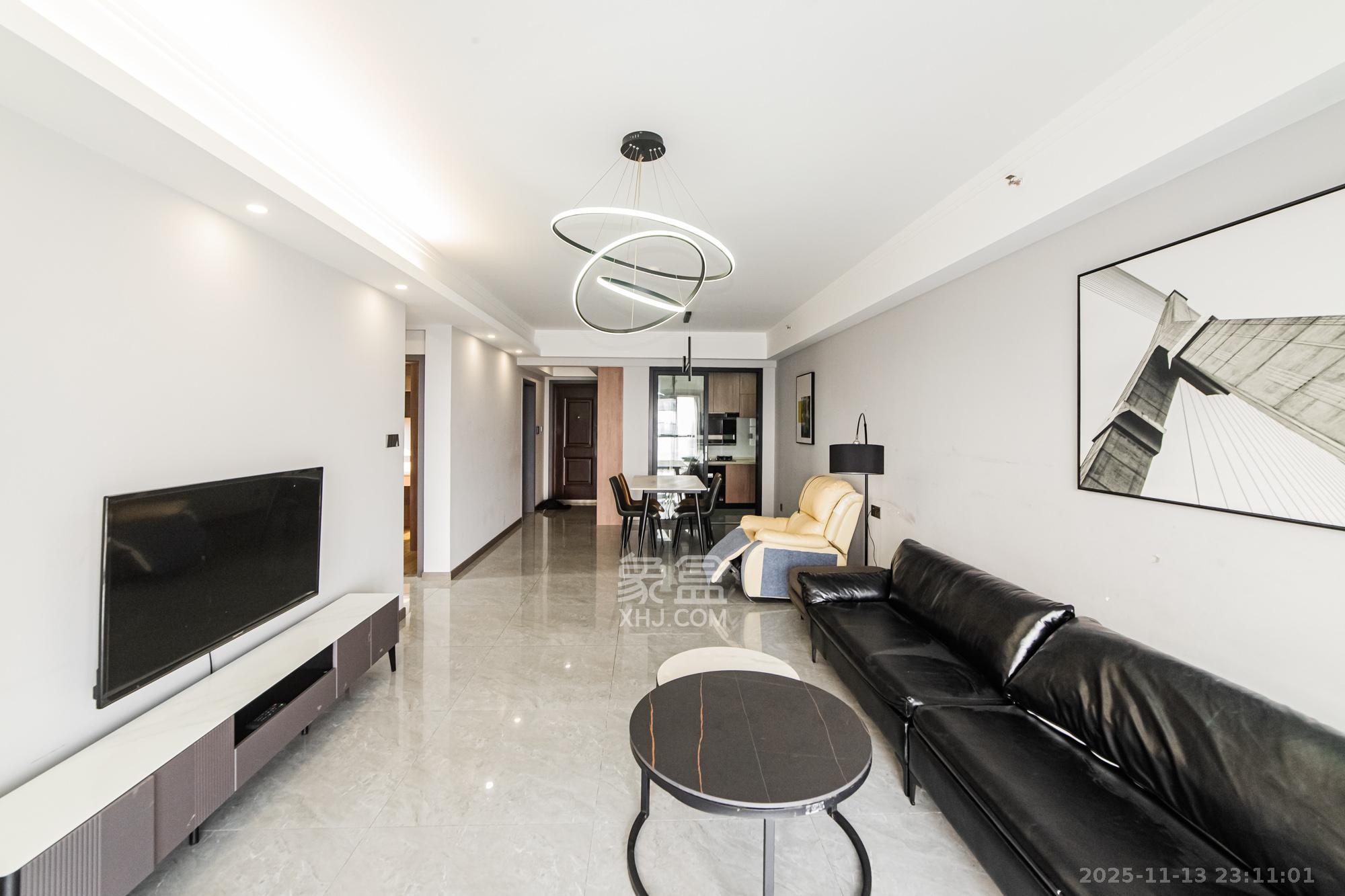 北辰三角洲C3区 3室2厅1卫 150.0万 北辰三角洲C3区 3室2厅1卫 150.0万客厅