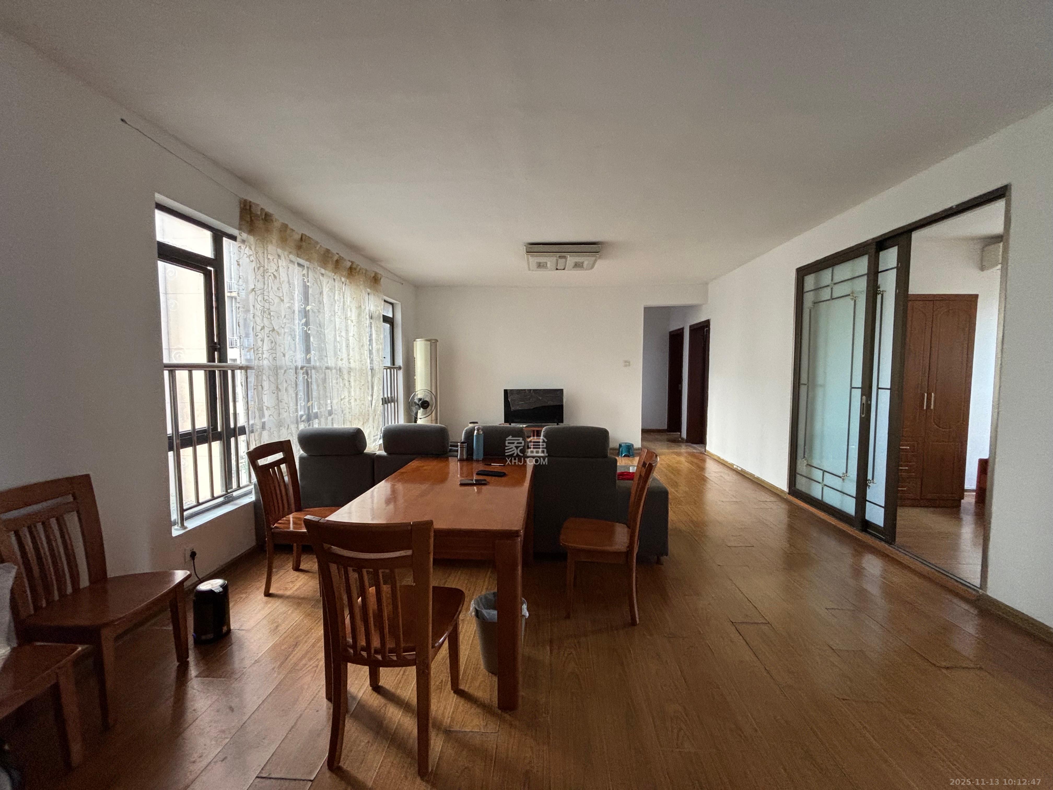 潇湘名城(新里程潇湘名城)  4室2厅2卫    2800.0元/月