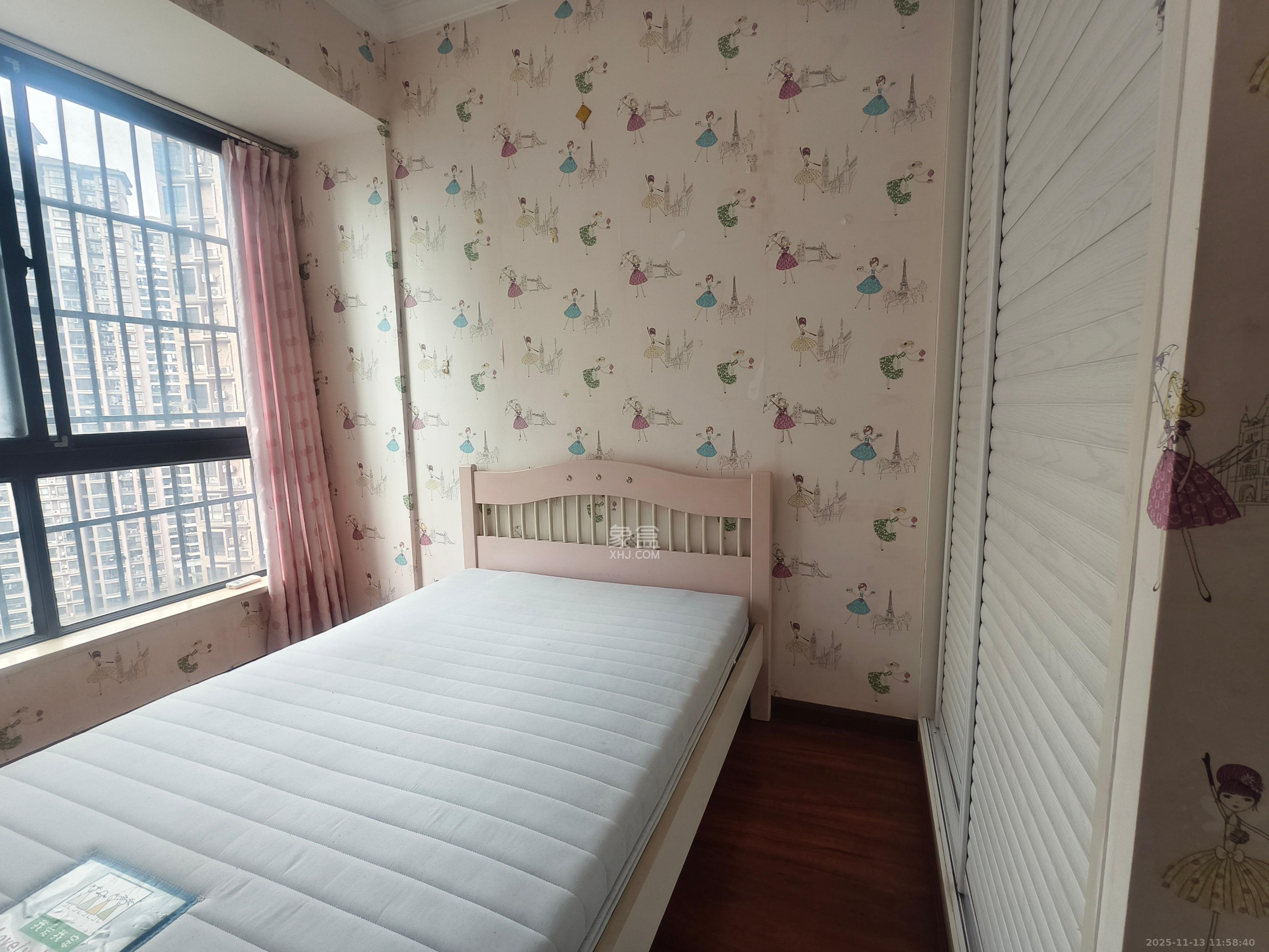 康桥长郡  4室2厅2卫    2600.0元/月室内图