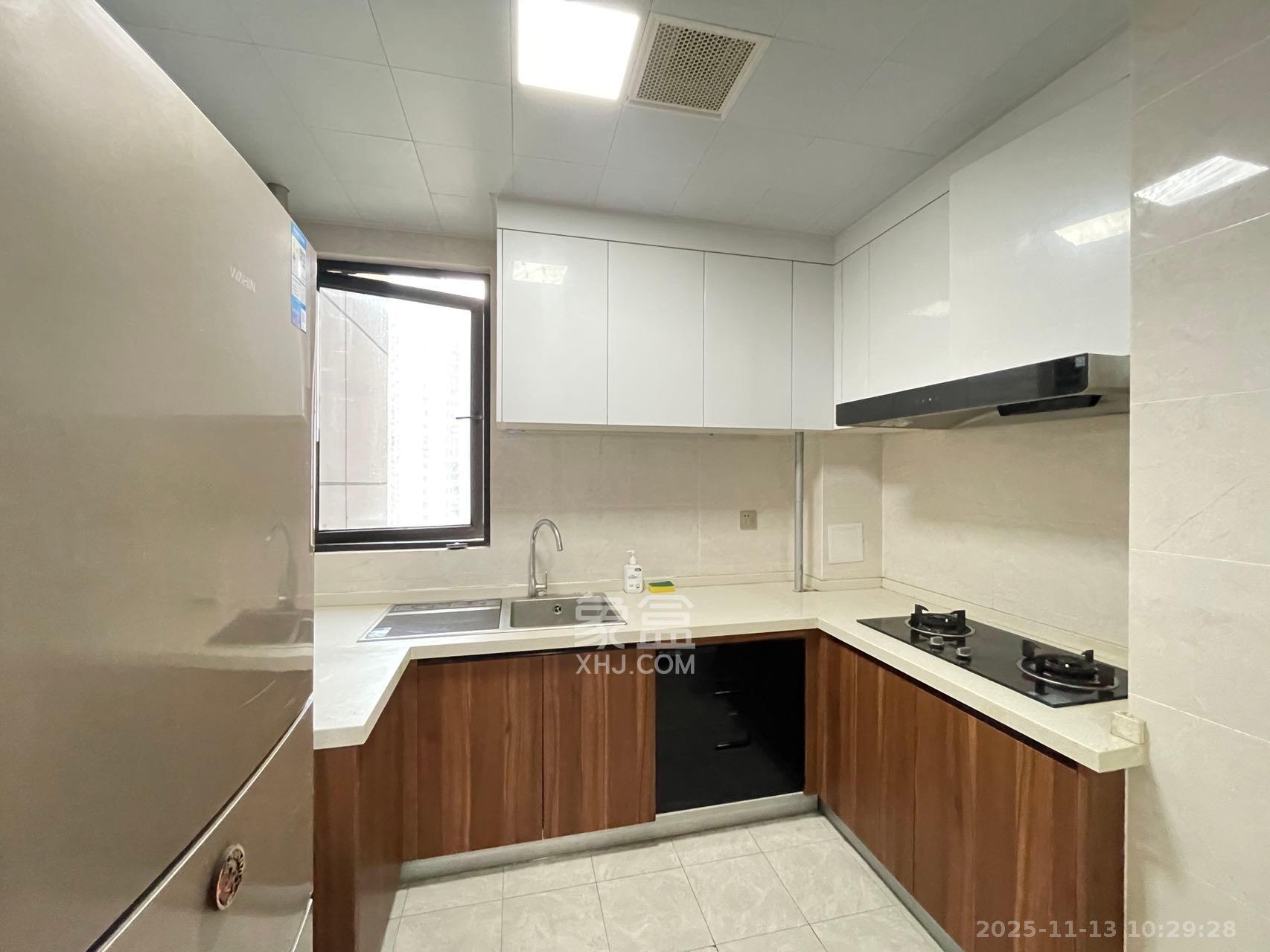 中国铁建金色蓝庭  3室2厅2卫    3200.0元/月室内图