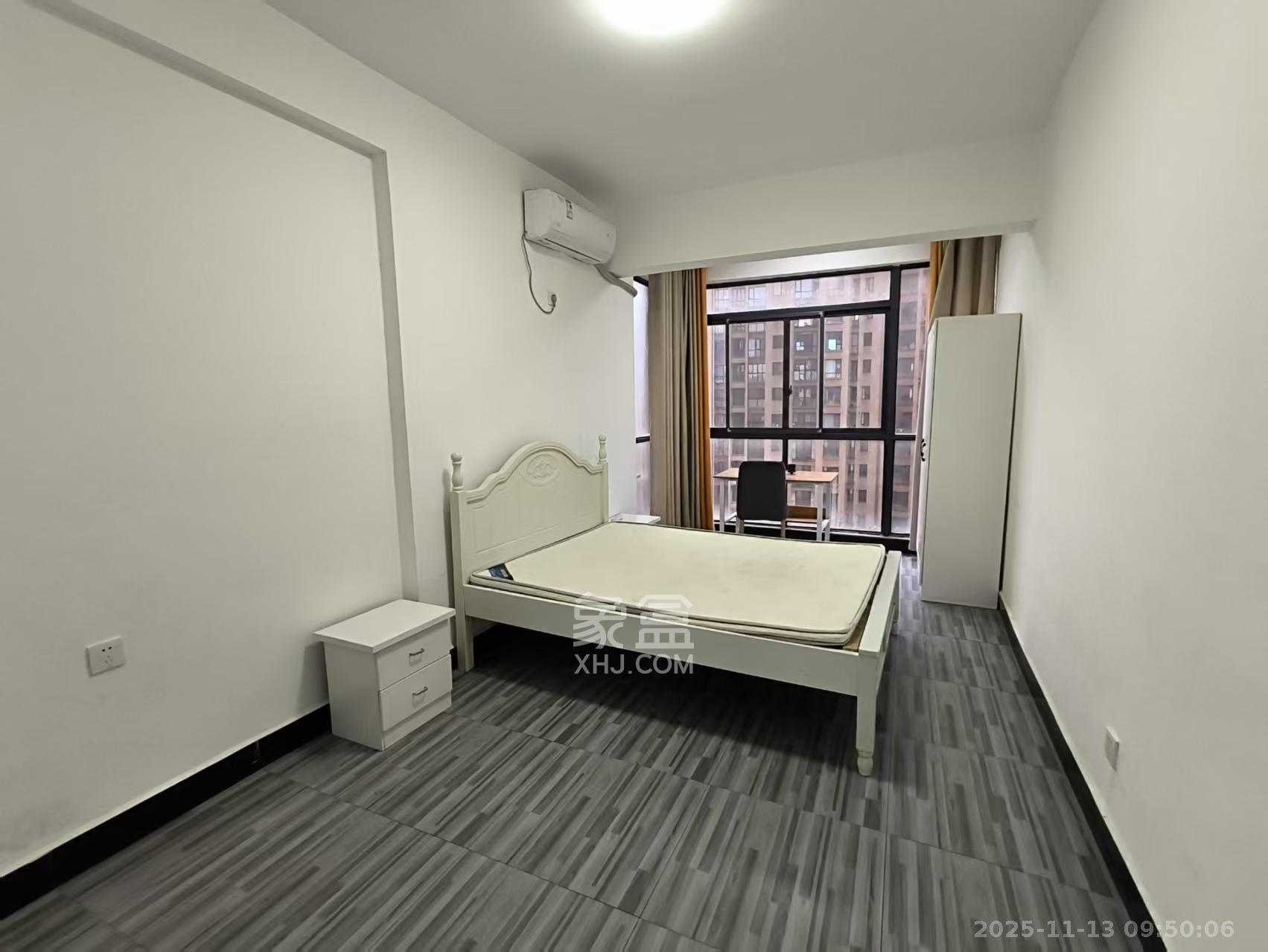 湘诚德峰小区B区 4室2厅2卫 2800.0元/月 湘诚德峰小区B区 4室2厅2卫 2800.0元/月室内图