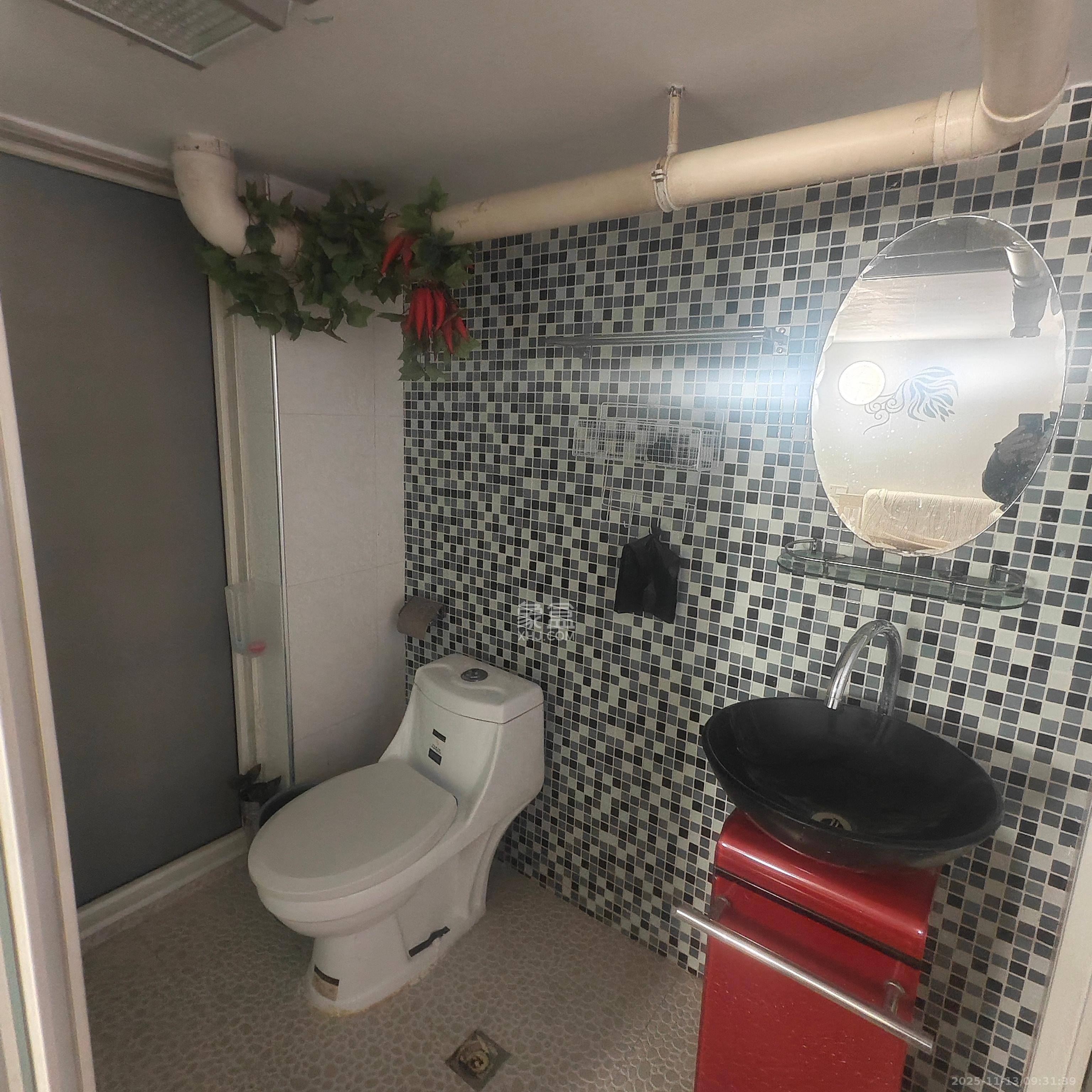 QQ生活馆 2室1厅2卫 1600.0元/月 QQ生活馆 2室1厅2卫 1600.0元/月室内图