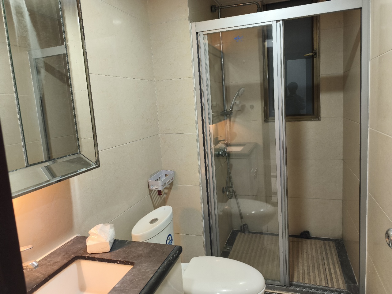 碧桂园  4室2厅3卫    2500.0元/月室内图