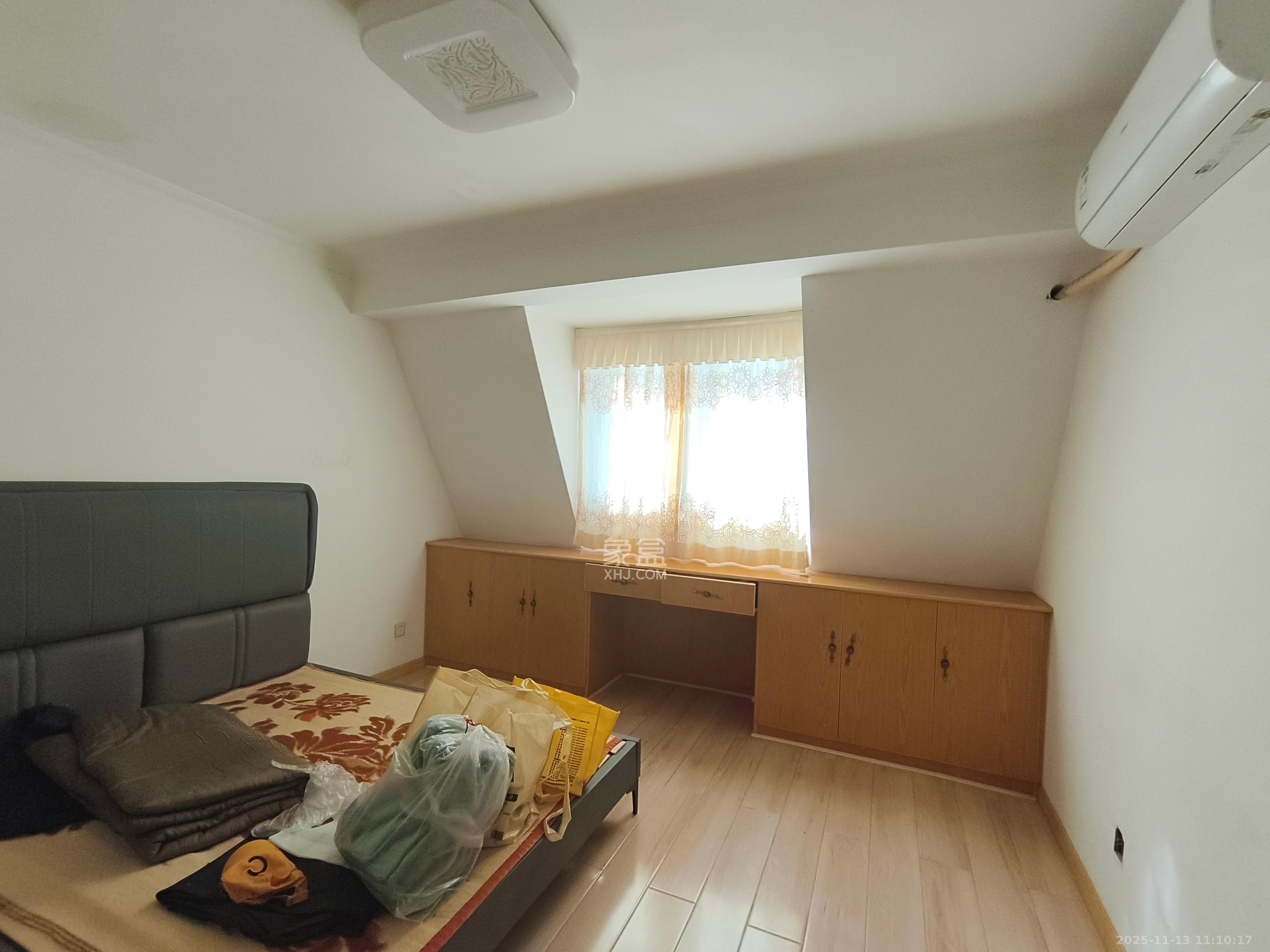 枫林美景  3室2厅1卫    2000.0元/月室内图