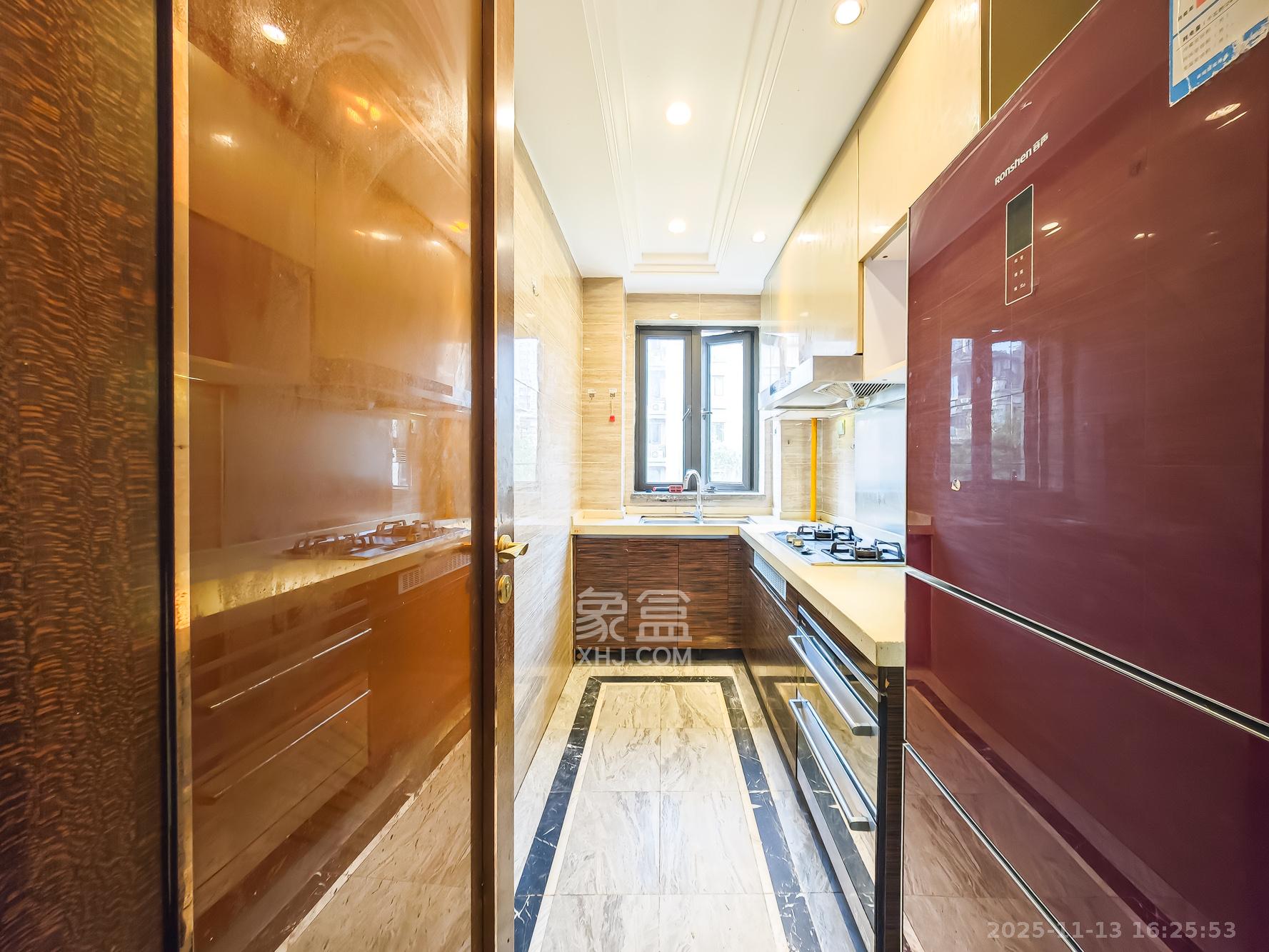 恒大御景天下城一期 3室2厅2卫 111.2万 恒大御景天下城一期 3室2厅2卫 111.2万厨房