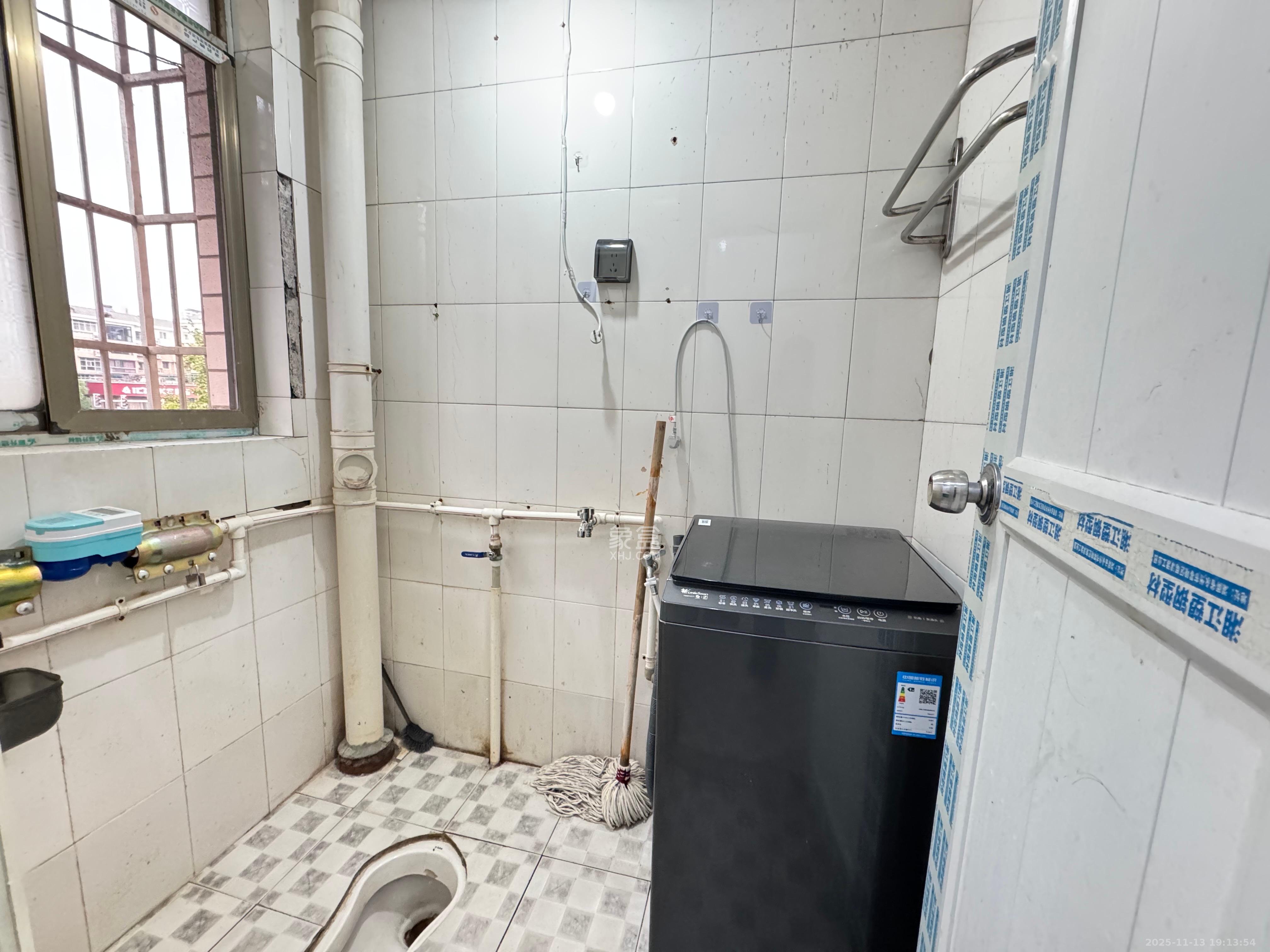 高岭小区 2室2厅1卫 1500.0元/月 高岭小区 2室2厅1卫 1500.0元/月室内图