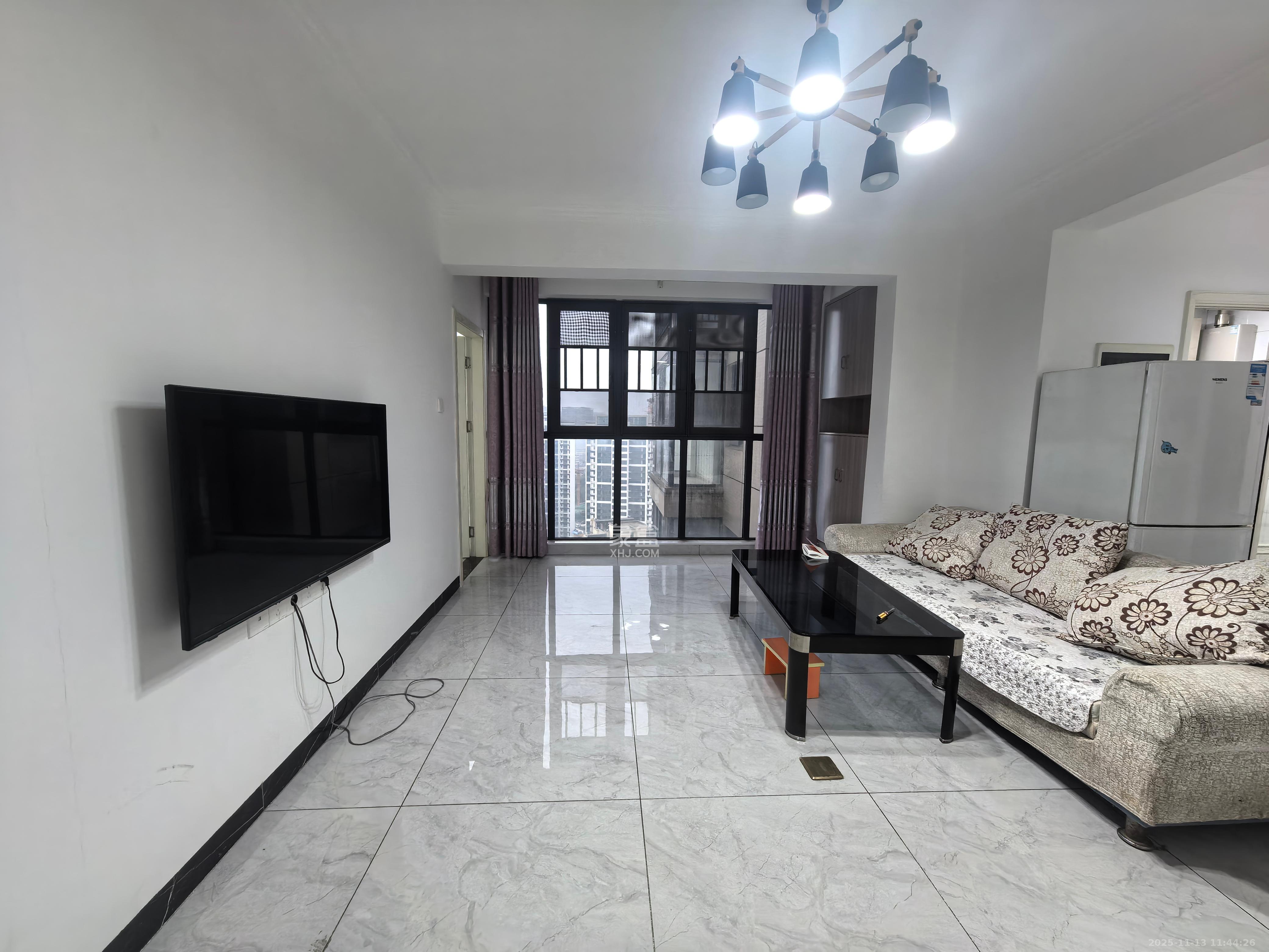 和悦城(蟠龙景苑) 3室2厅1卫 1800.0元/月 和悦城(蟠龙景苑) 3室2厅1卫 1800.0元/月室内图