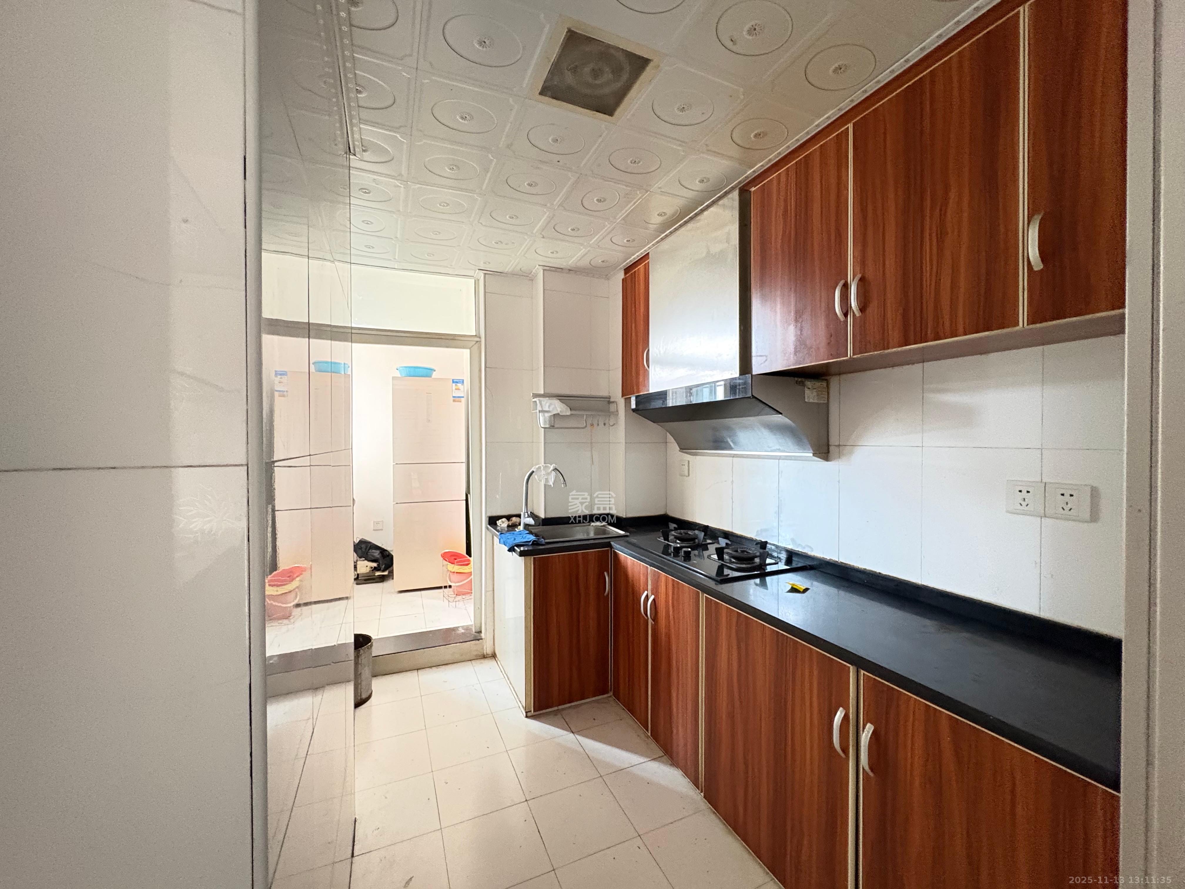 上河国际C区  3室2厅2卫    3000.0元/月室内图