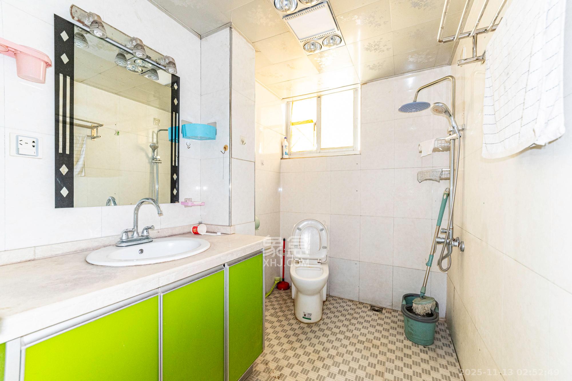 高林金三华邸 2室2厅1卫 42.8万 高林金三华邸 2室2厅1卫 42.8万卫生间