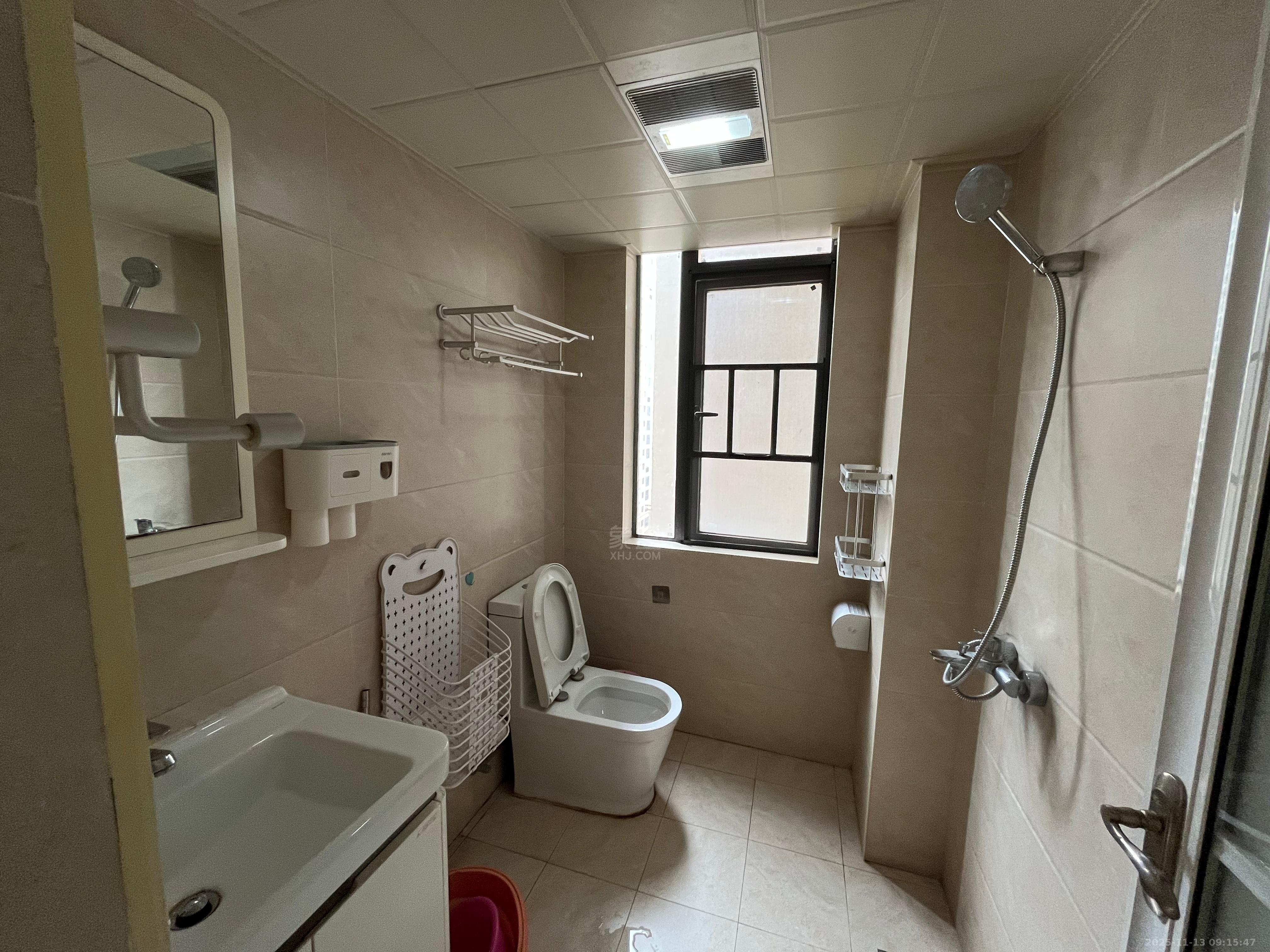 山水洲城华晨第一城  3室2厅1卫    1800.0元/月室内图