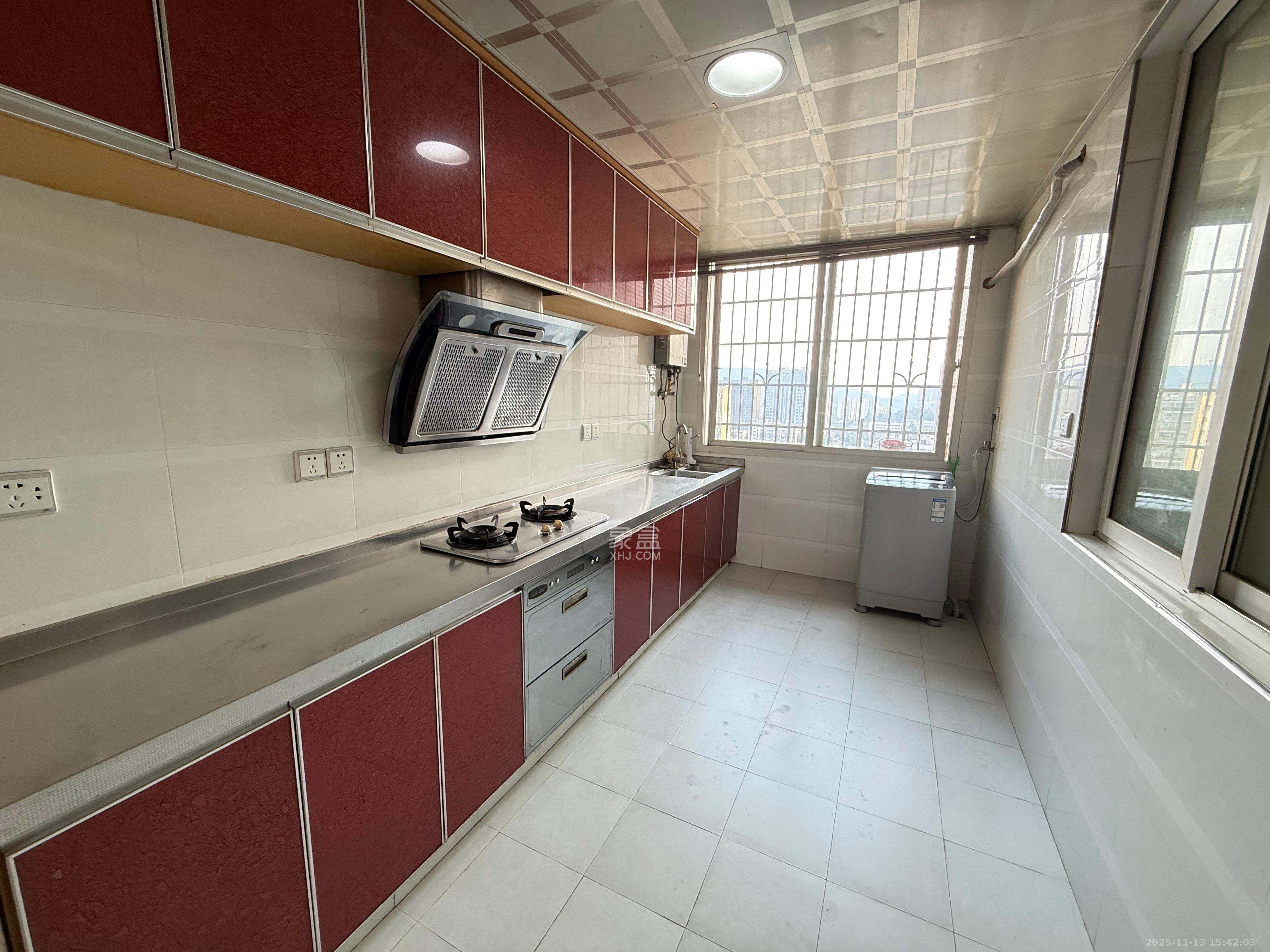 谋房博客(博客天街)  3室2厅2卫    2600.0元/月室内图