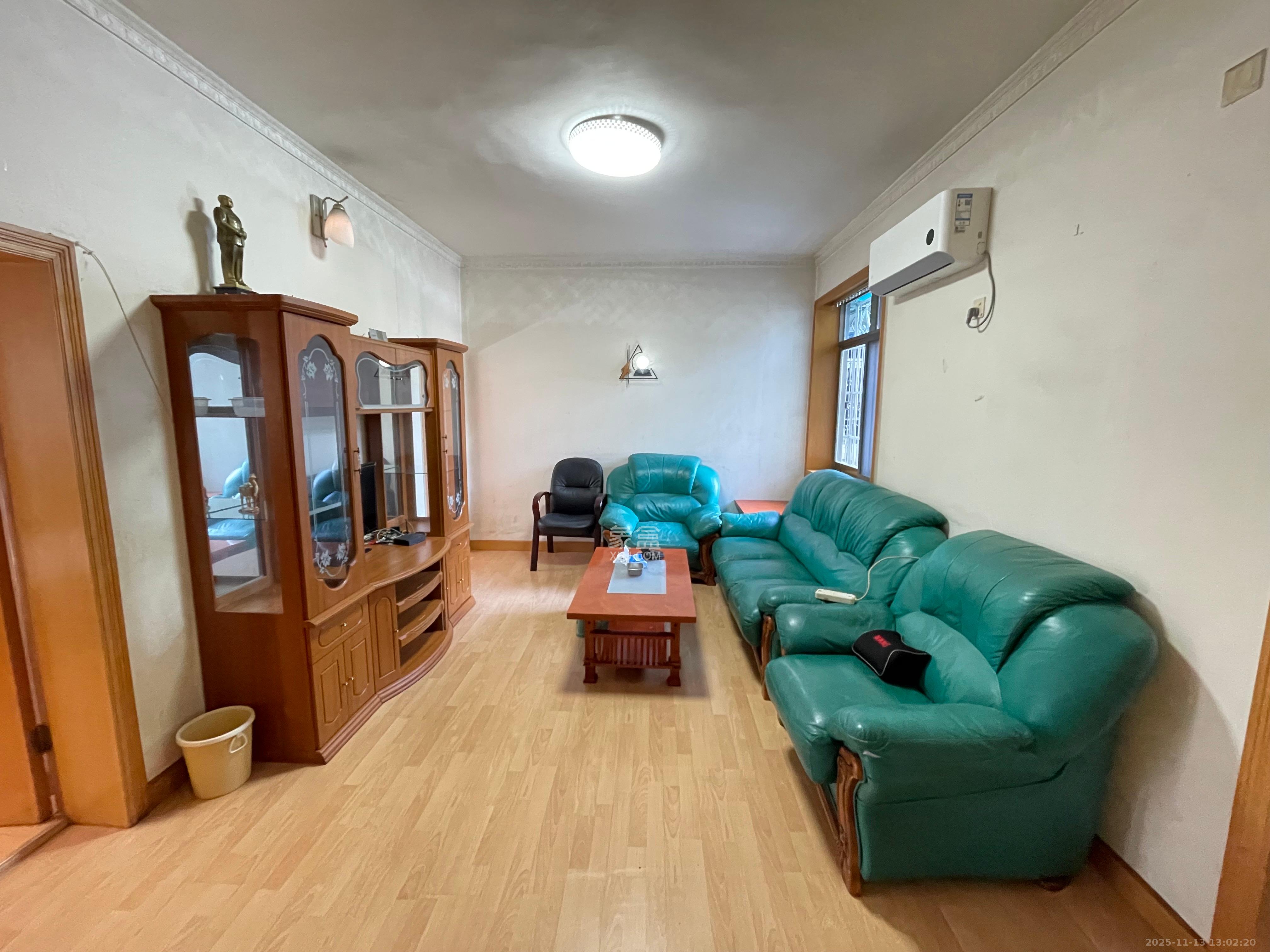 市直属机关宿舍 2室2厅1卫 1700.0元/月 市直属机关宿舍 2室2厅1卫 1700.0元/月室内图