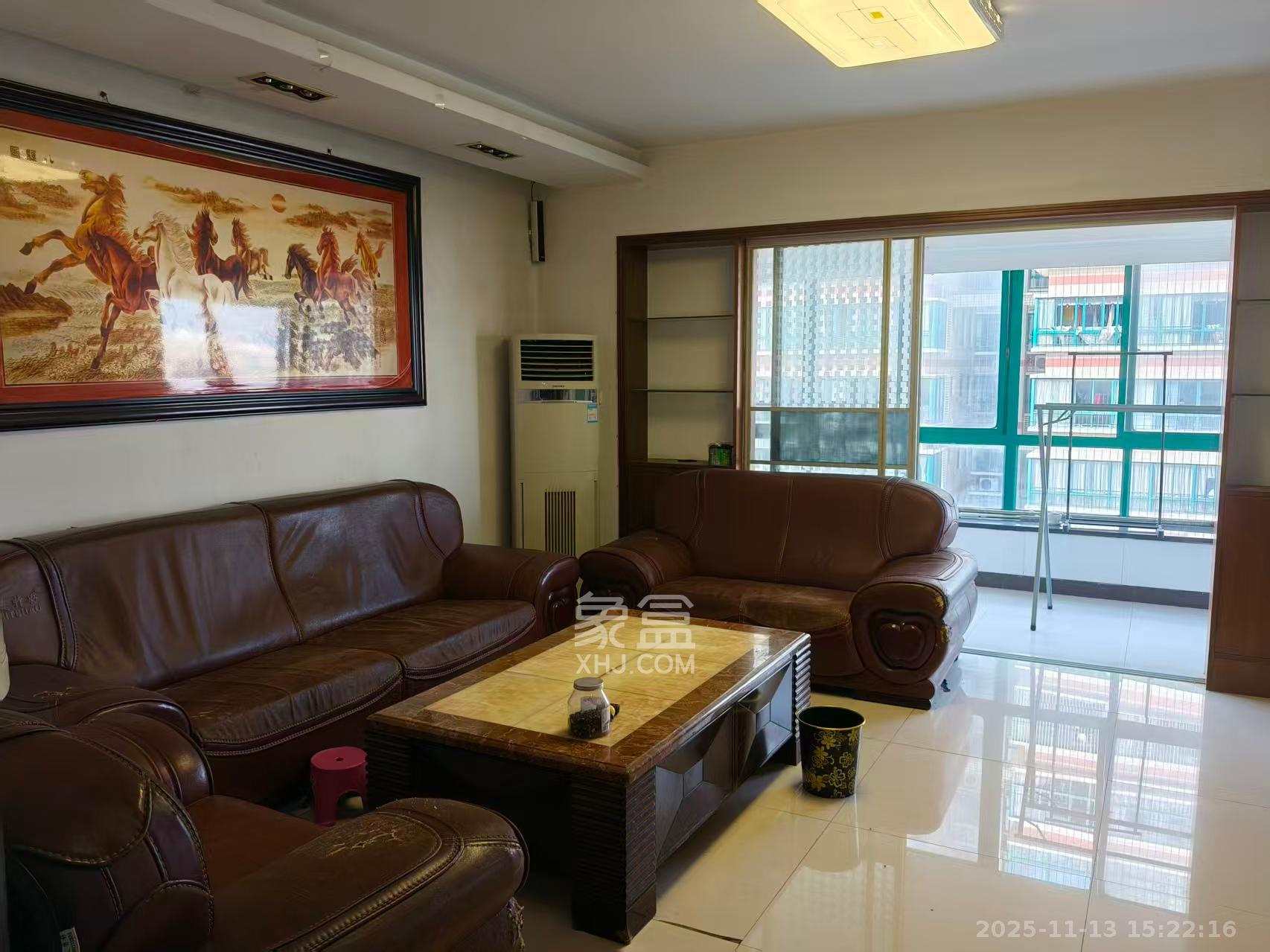 明城公寓  4室2厅1卫    2200.0元/月室内图