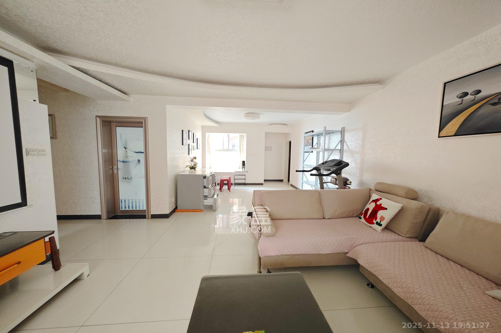 明星村  2室2厅2卫    121.0万客厅