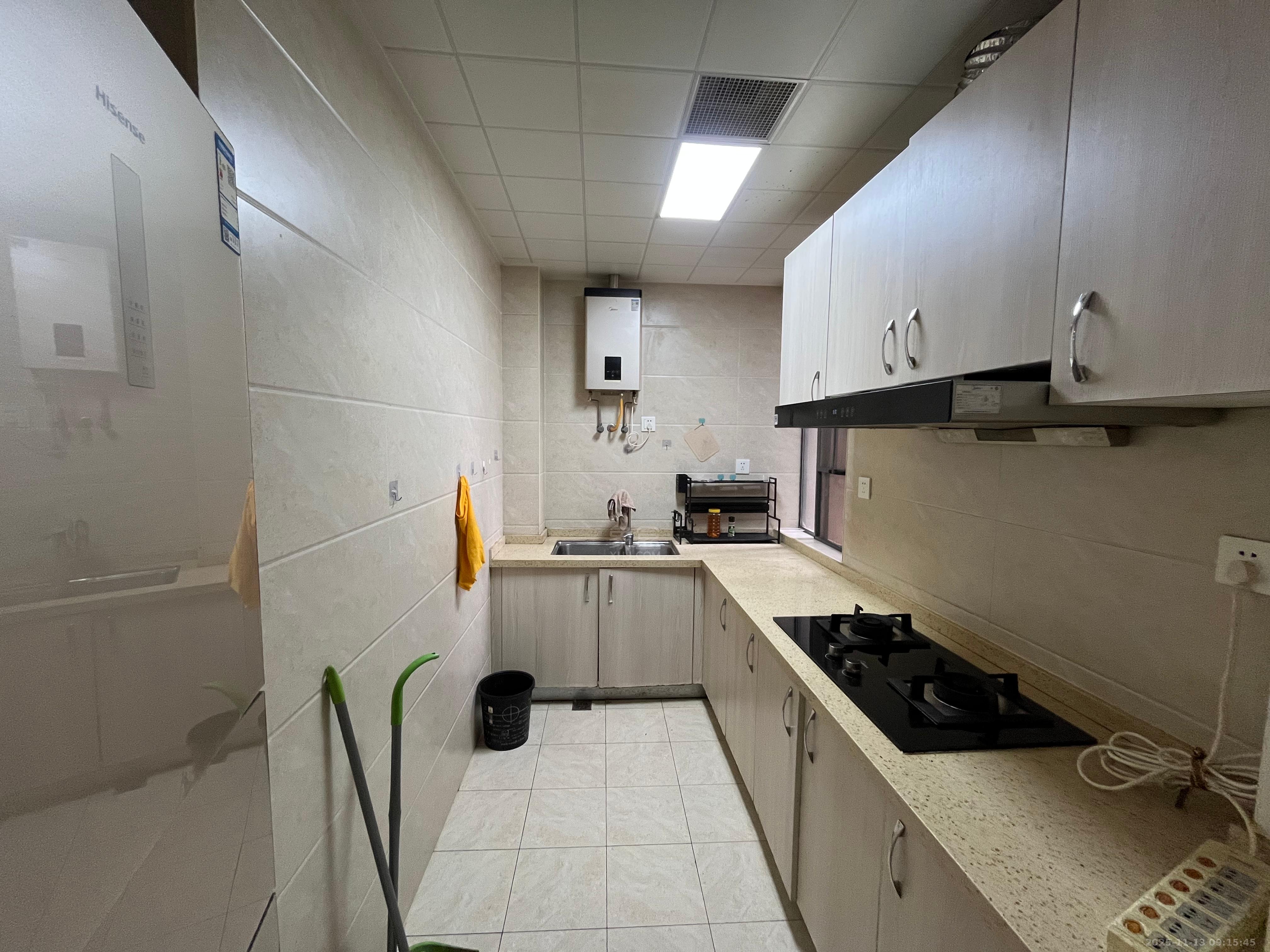 山水洲城华晨第一城  3室2厅1卫    1800.0元/月室内图