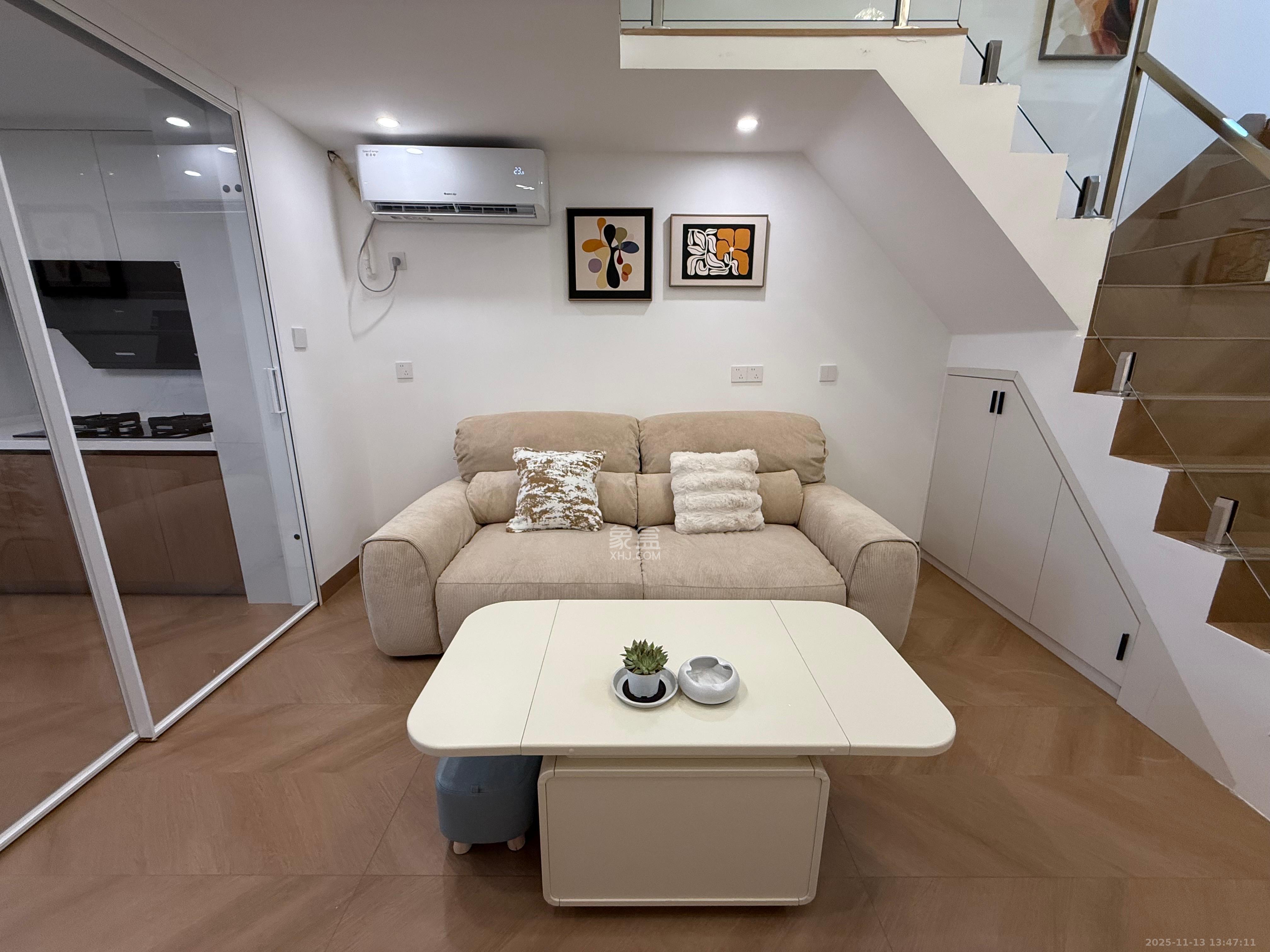 复地滨江金融中心  2室2厅1卫    2800.0元/月室内图