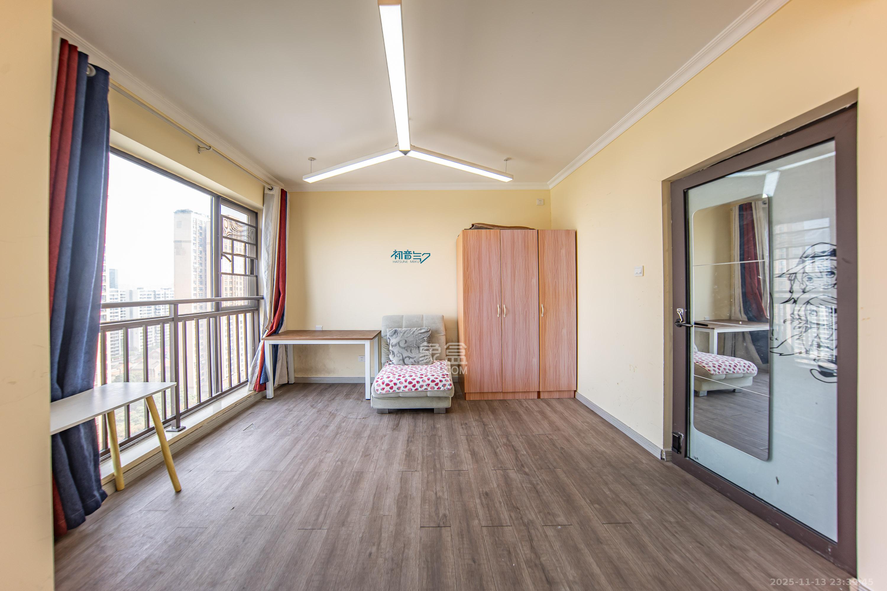 北大资源理想家园  4室2厅2卫    125.0万卧室