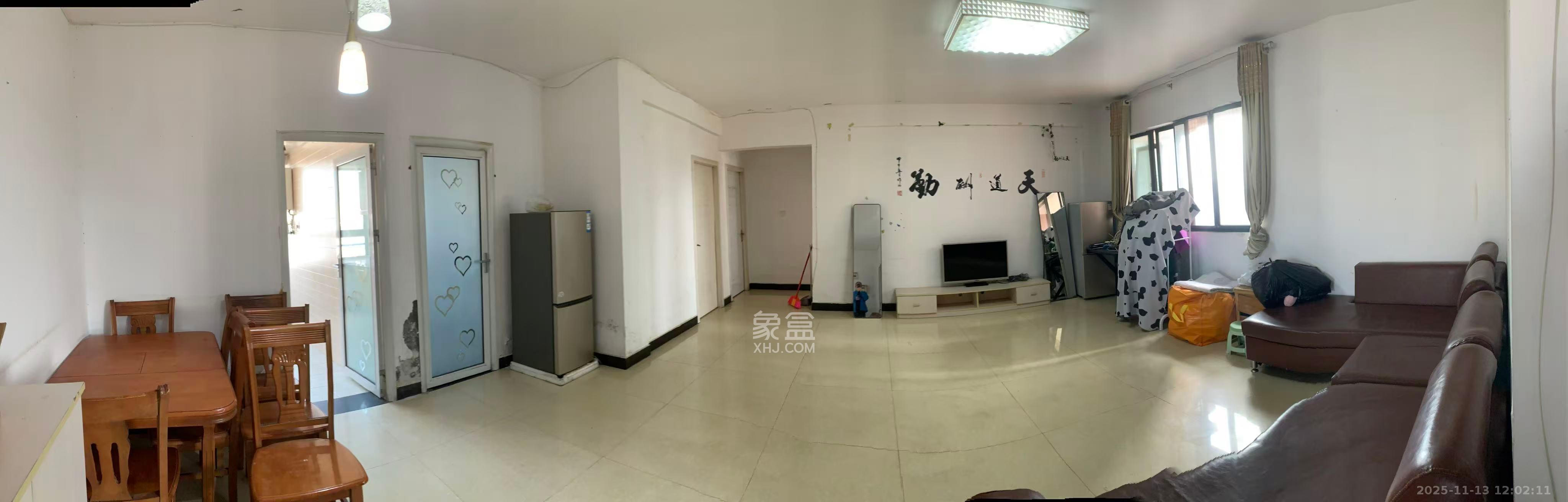 莲湖汽配城  3室2厅2卫    2500.0元/月室内图