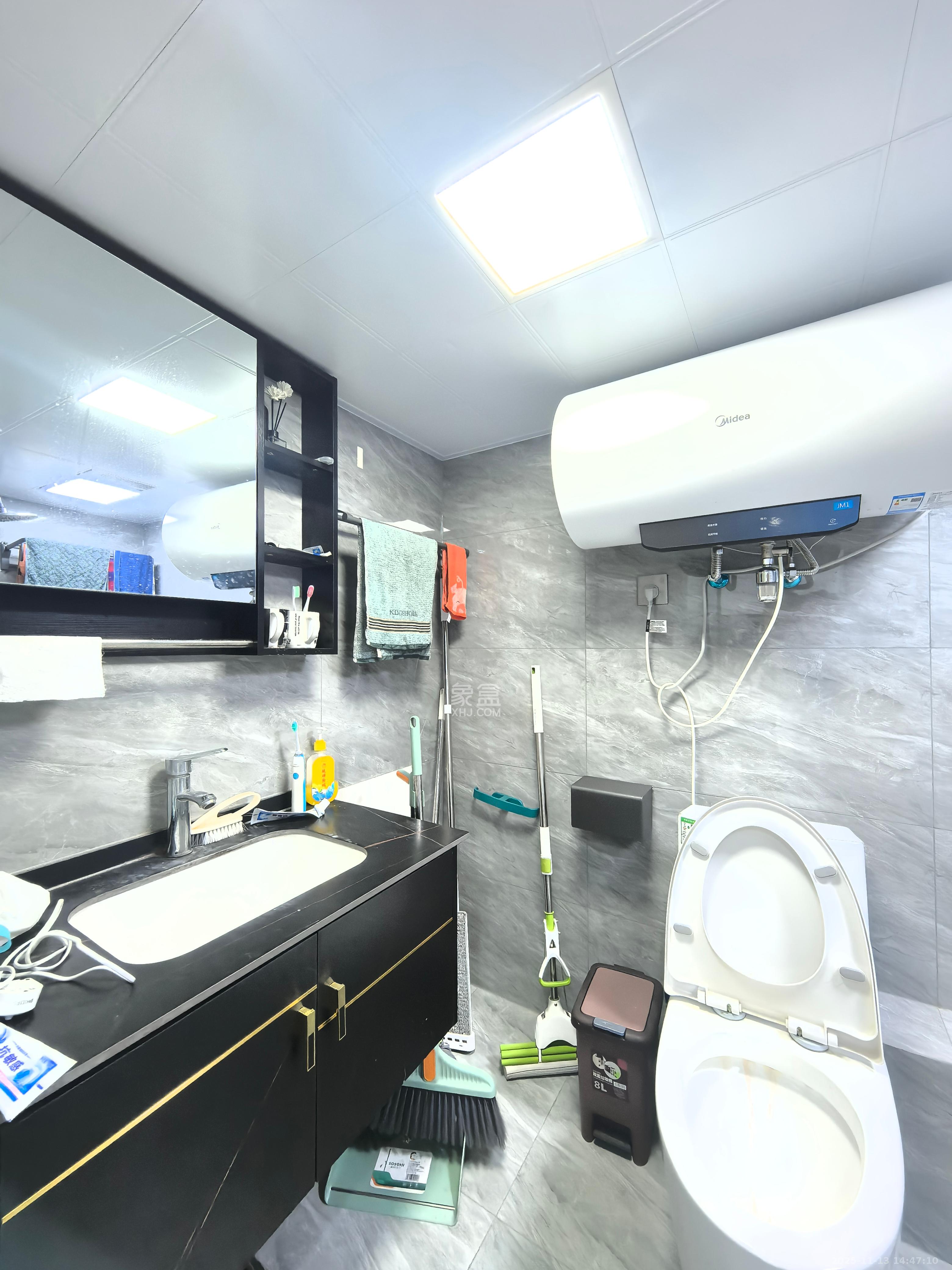 越秀悦湖台 2室1厅1卫 2500.0元/月 越秀悦湖台 2室1厅1卫 2500.0元/月室内图