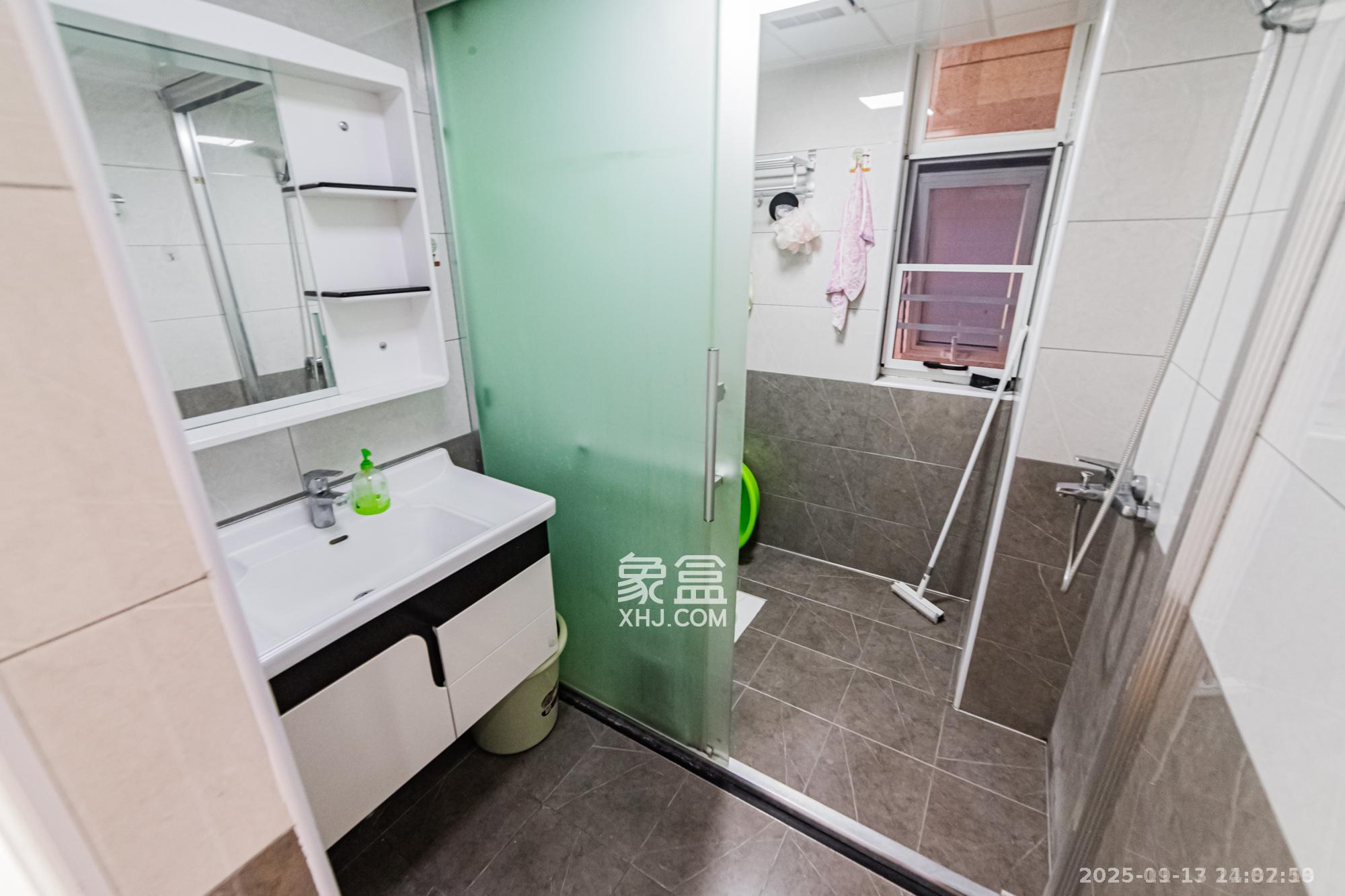 北辰三角洲C2区  3室2厅1卫    3300.0元/月室内图