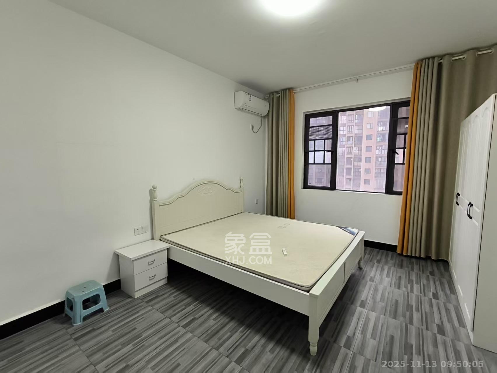 湘诚德峰小区B区 4室2厅2卫 2800.0元/月 湘诚德峰小区B区 4室2厅2卫 2800.0元/月室内图