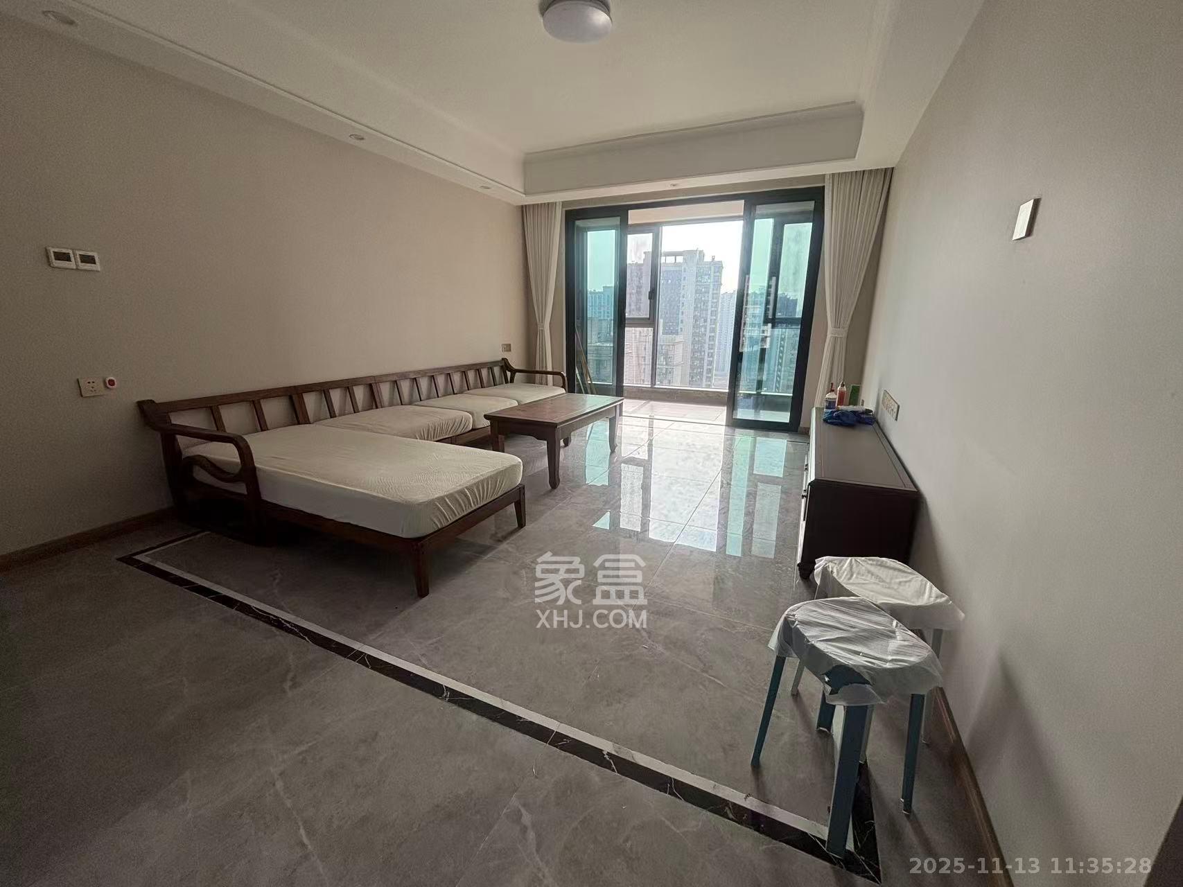 梦想新天地  4室2厅2卫    3500.0元/月