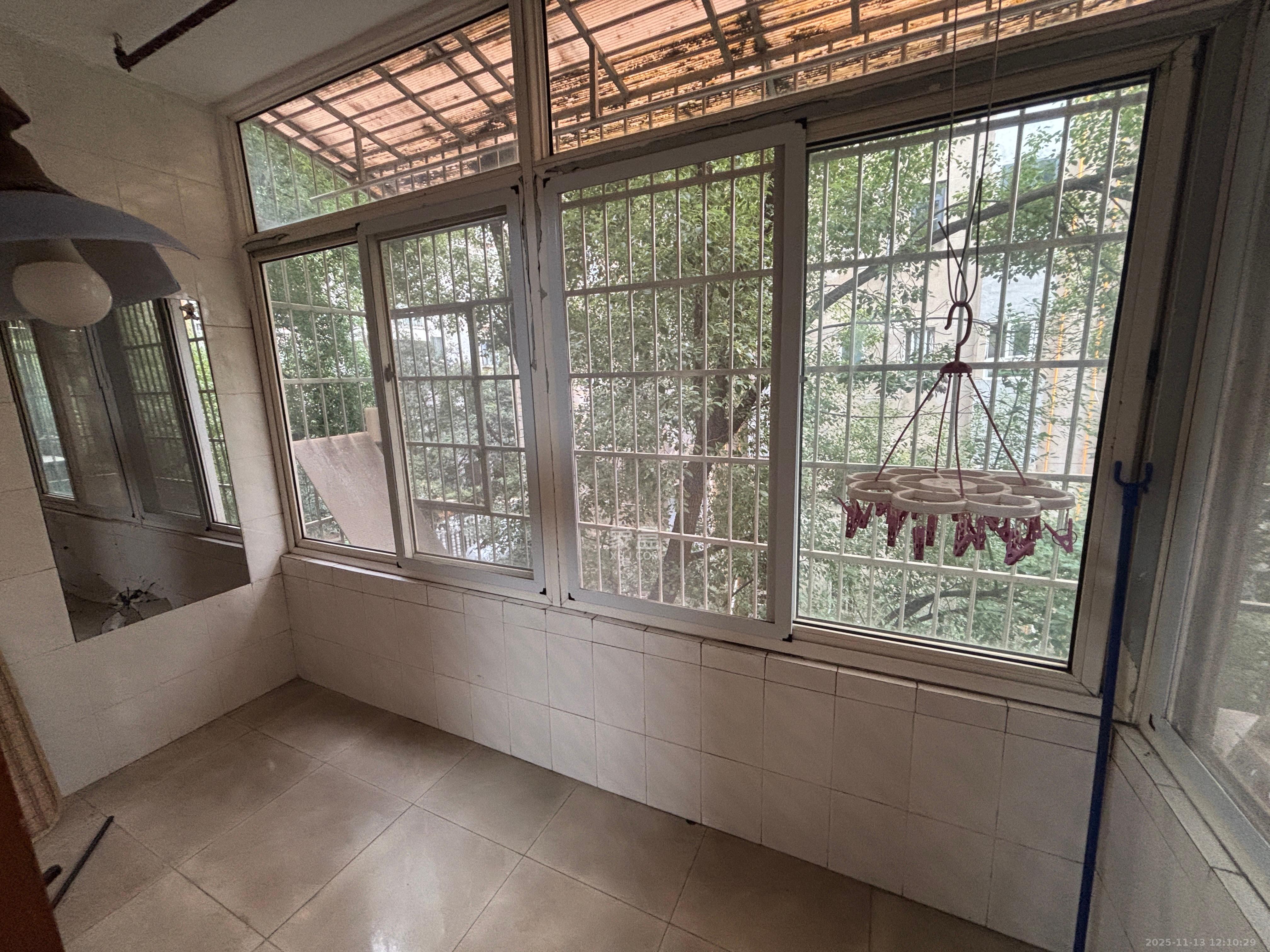 中建五局信和苑二区 2室2厅1卫 1200.0元/月 中建五局信和苑二区 2室2厅1卫 1200.0元/月室内图