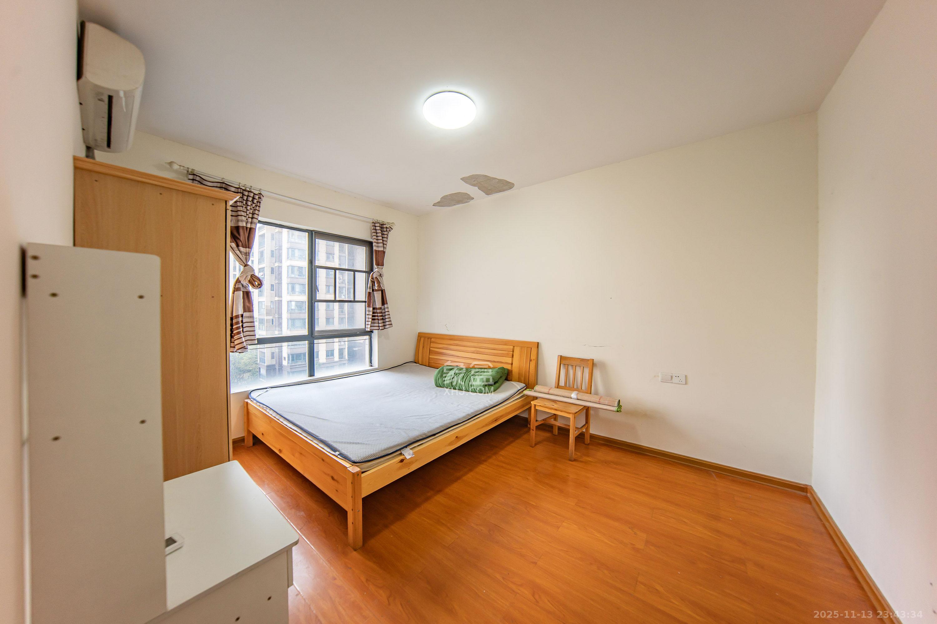 湘熙水郡(观澜海赋家园) 3室2厅1卫 100.0万 湘熙水郡(观澜海赋家园) 3室2厅1卫 100.0万卧室