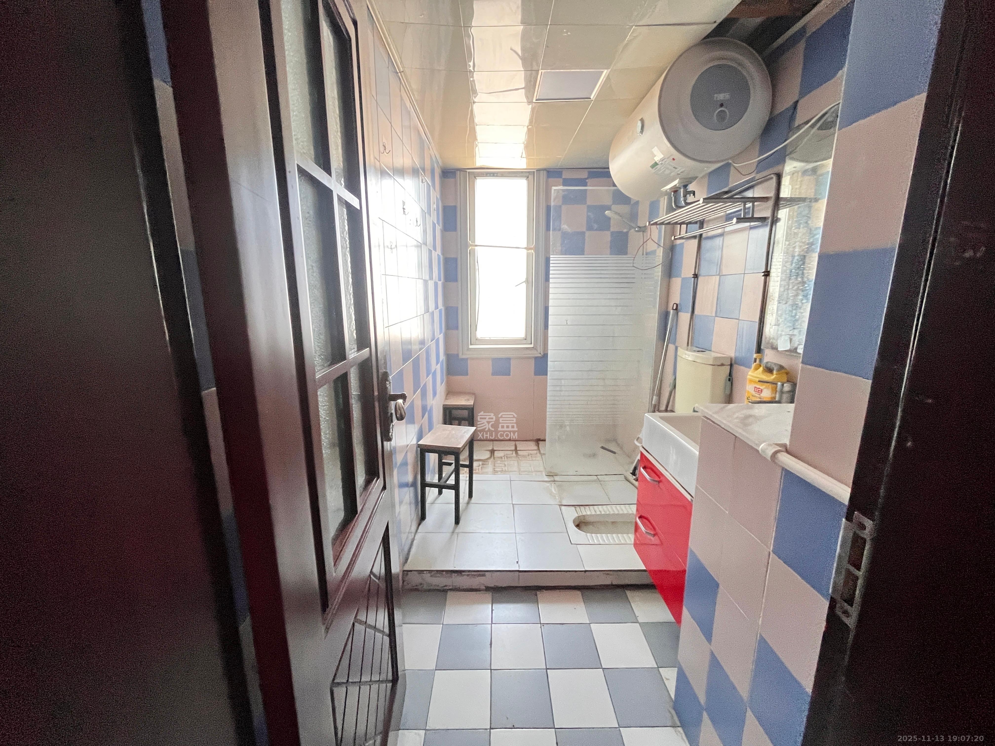 华联花园  5室2厅3卫    4200.0元/月室内图