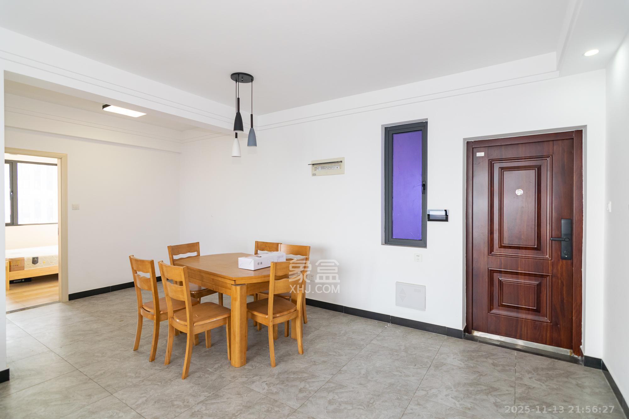 澳海望洲府 3室2厅1卫 65.0万 澳海望洲府 3室2厅1卫 65.0万客厅