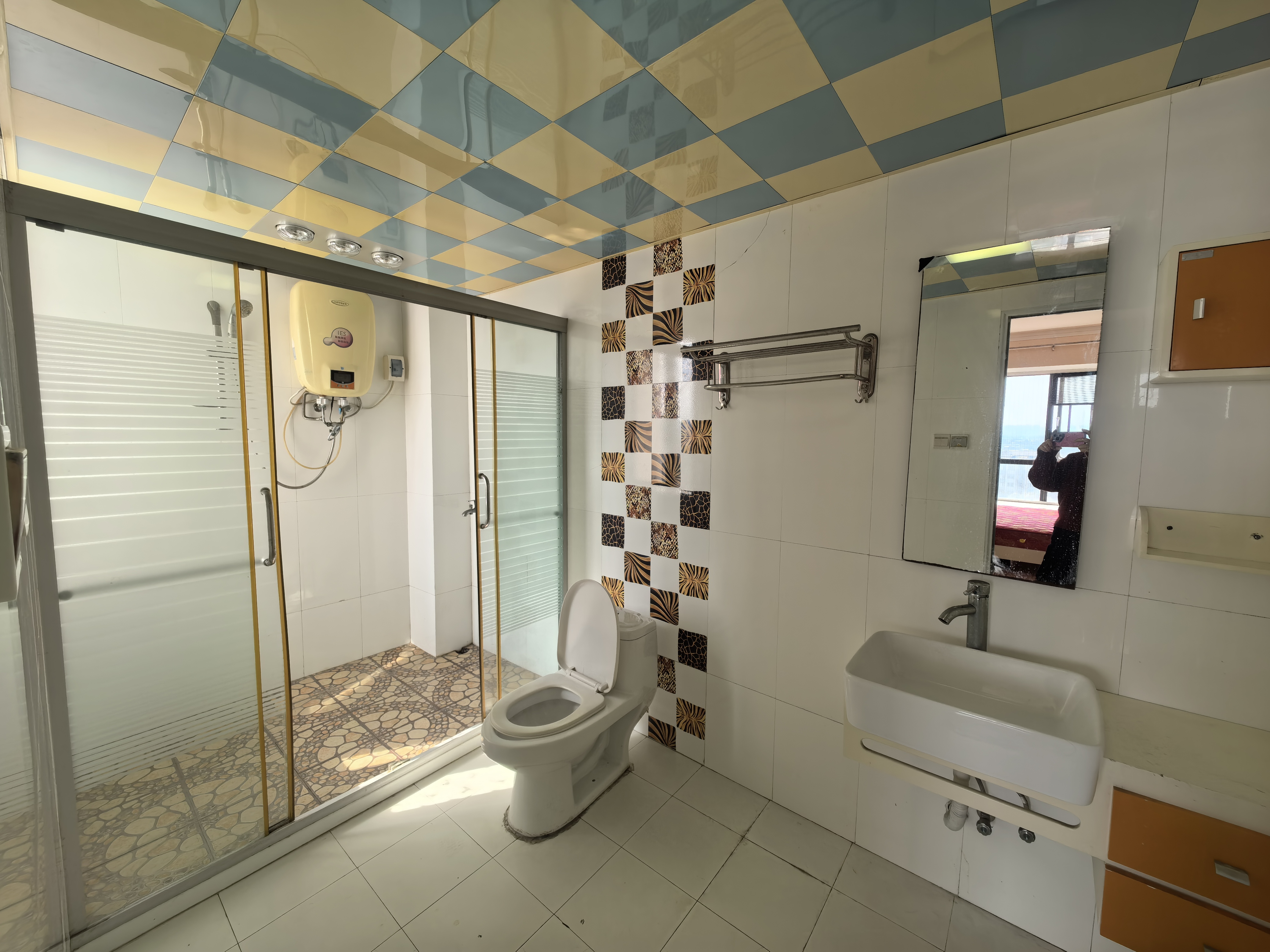 裕丰新城国际 3室2厅2卫 58.8万 裕丰新城国际 3室2厅2卫 58.8万户型图